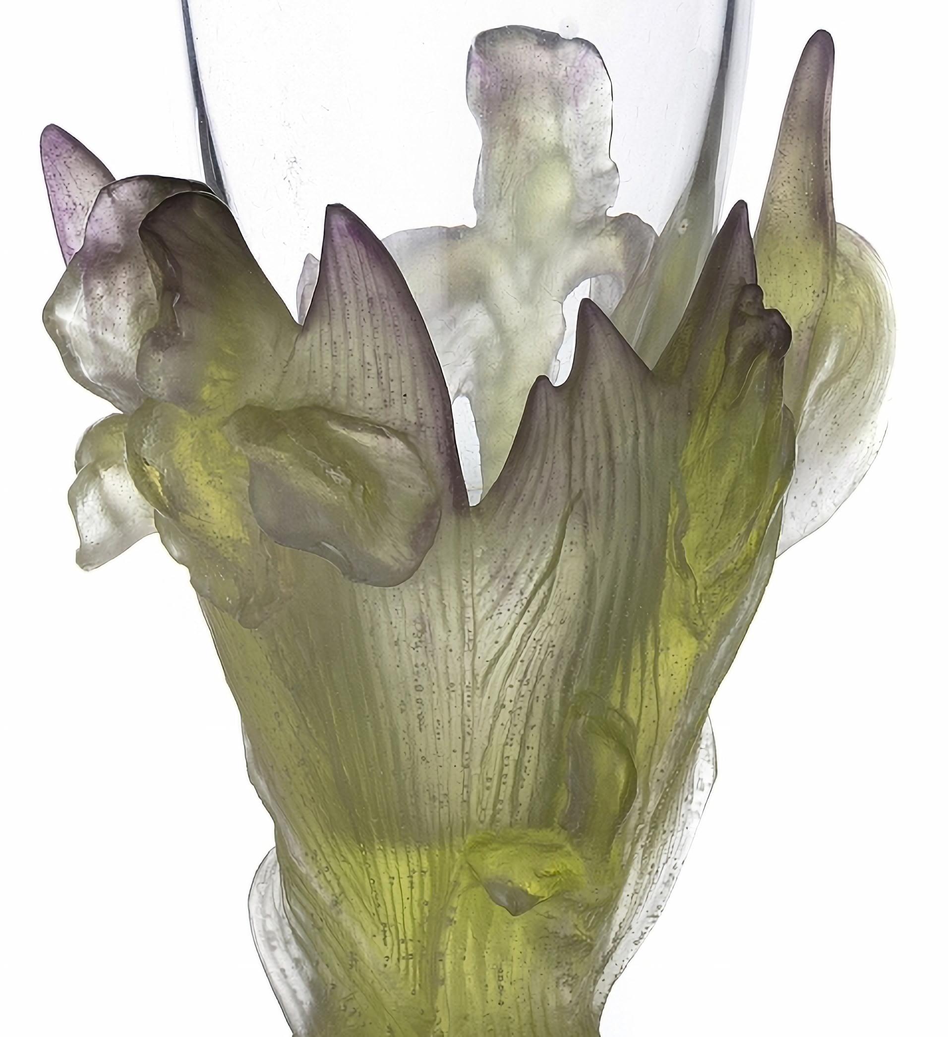 Vase, Daum

Cristal moulé et en relief, décoré à l'acide, signé 