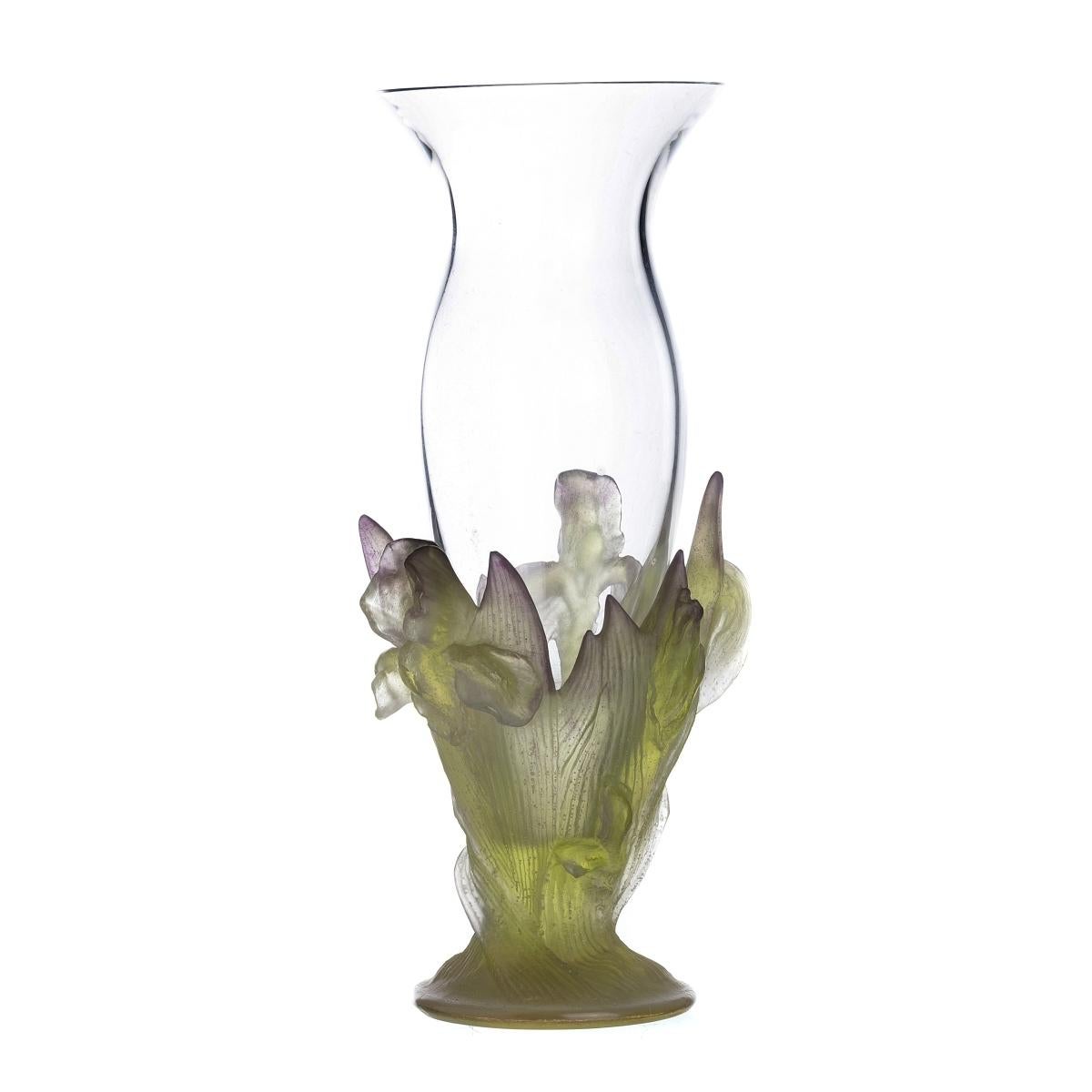 Moderne Vase Daum moulé et cristal en relief 20ème siècle en vente