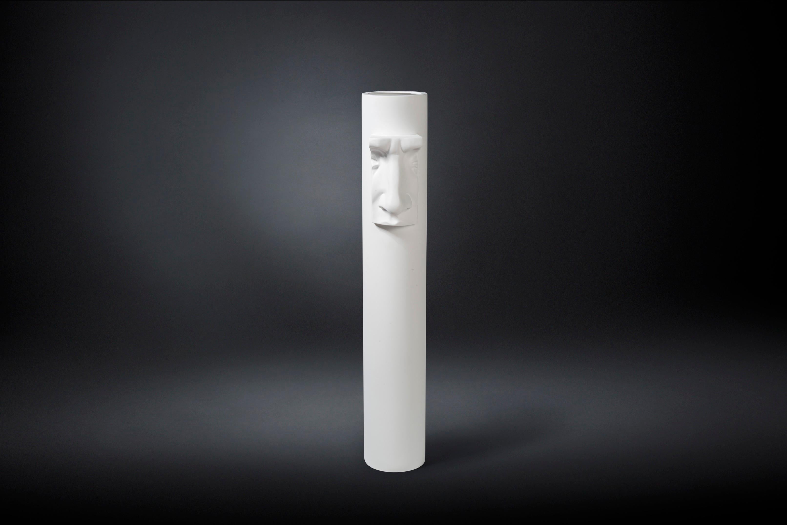 Vase „David von Michelangelo“ Nose, mattweiße Keramik, Italien (Moderne) im Angebot