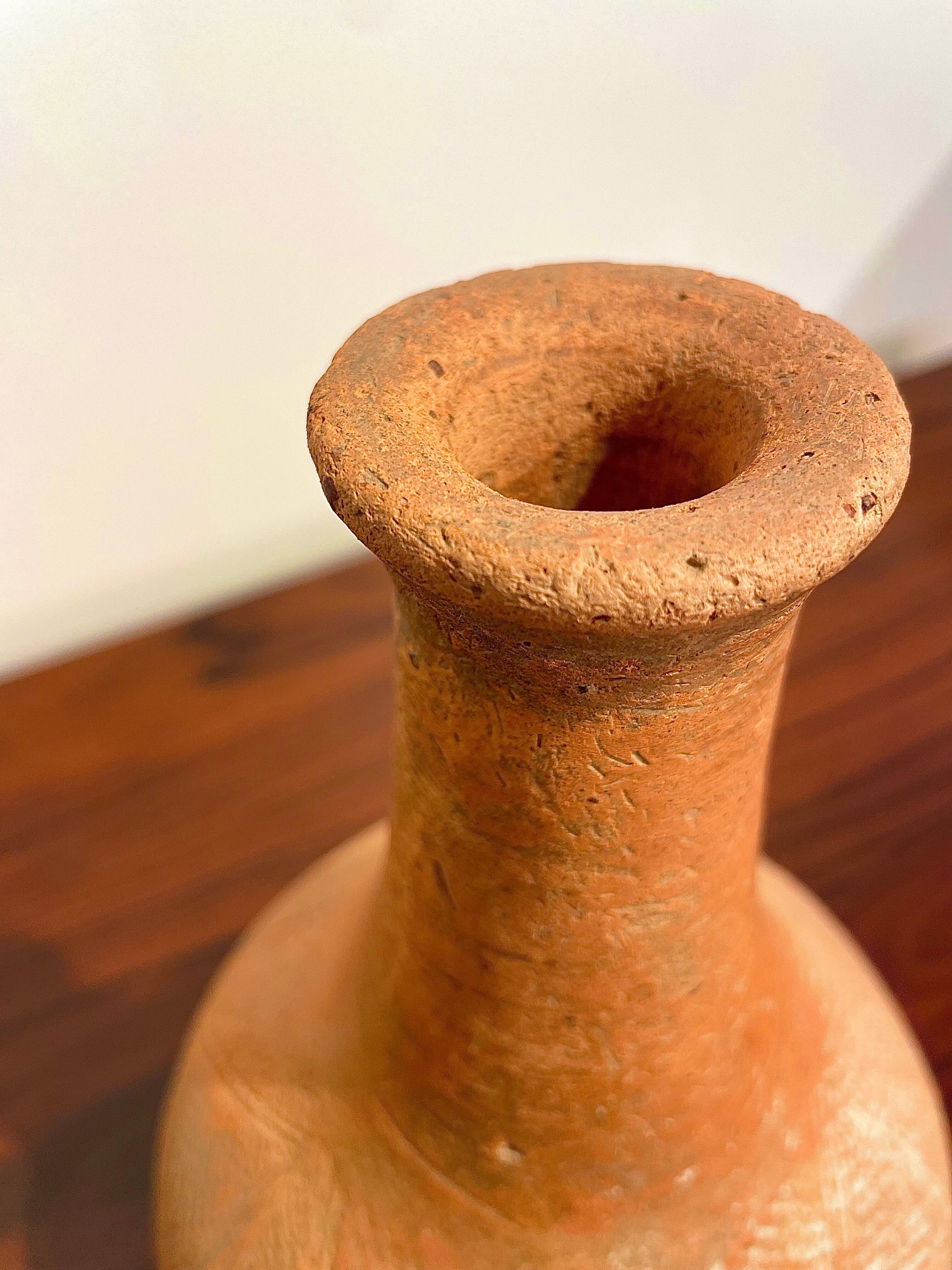 Carved  Vase de fouille (Niger, Afrique) For Sale
