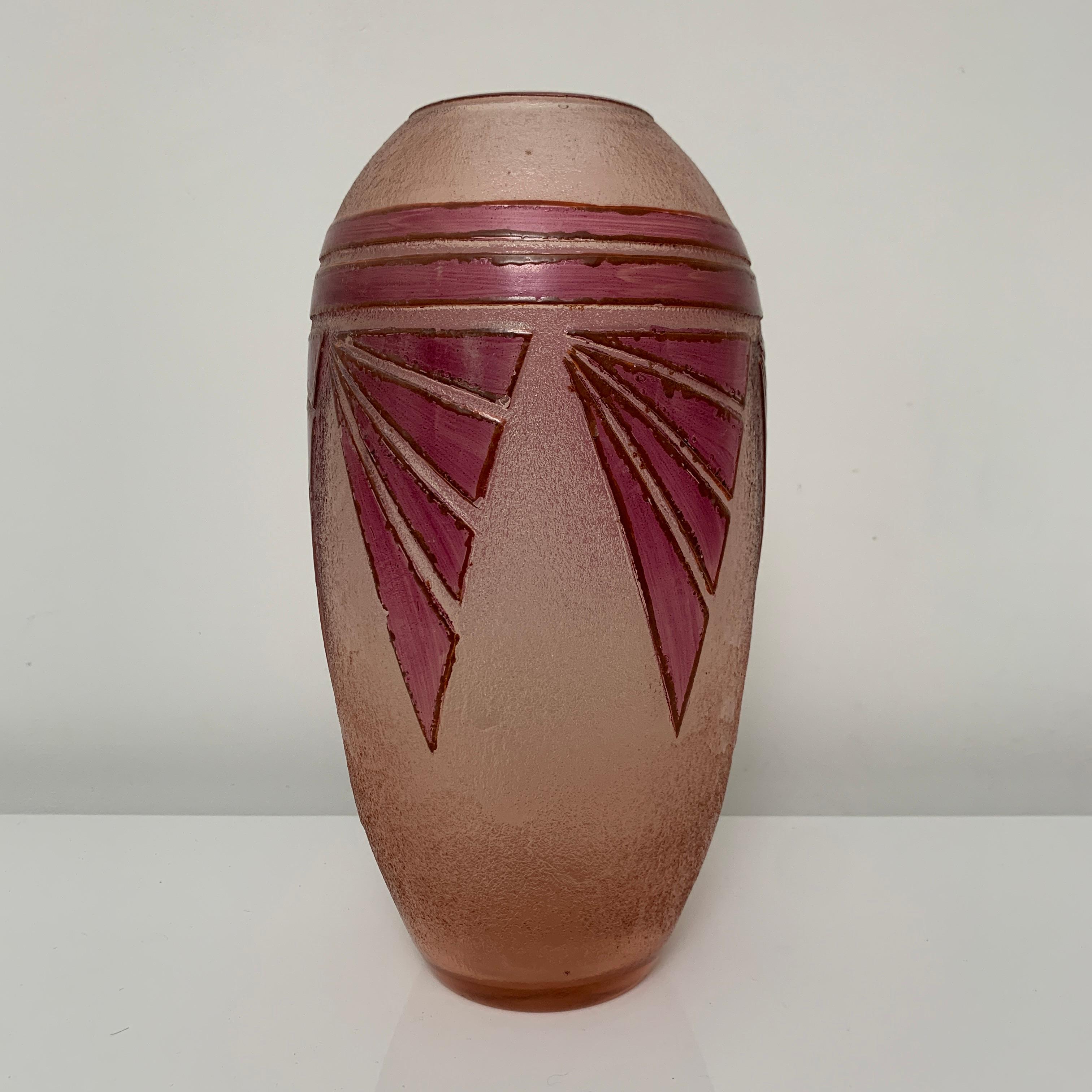 French Vase Décor Art Deco Verre Gravé Et Emaillé Rubis, Legras, France, Vers 1920