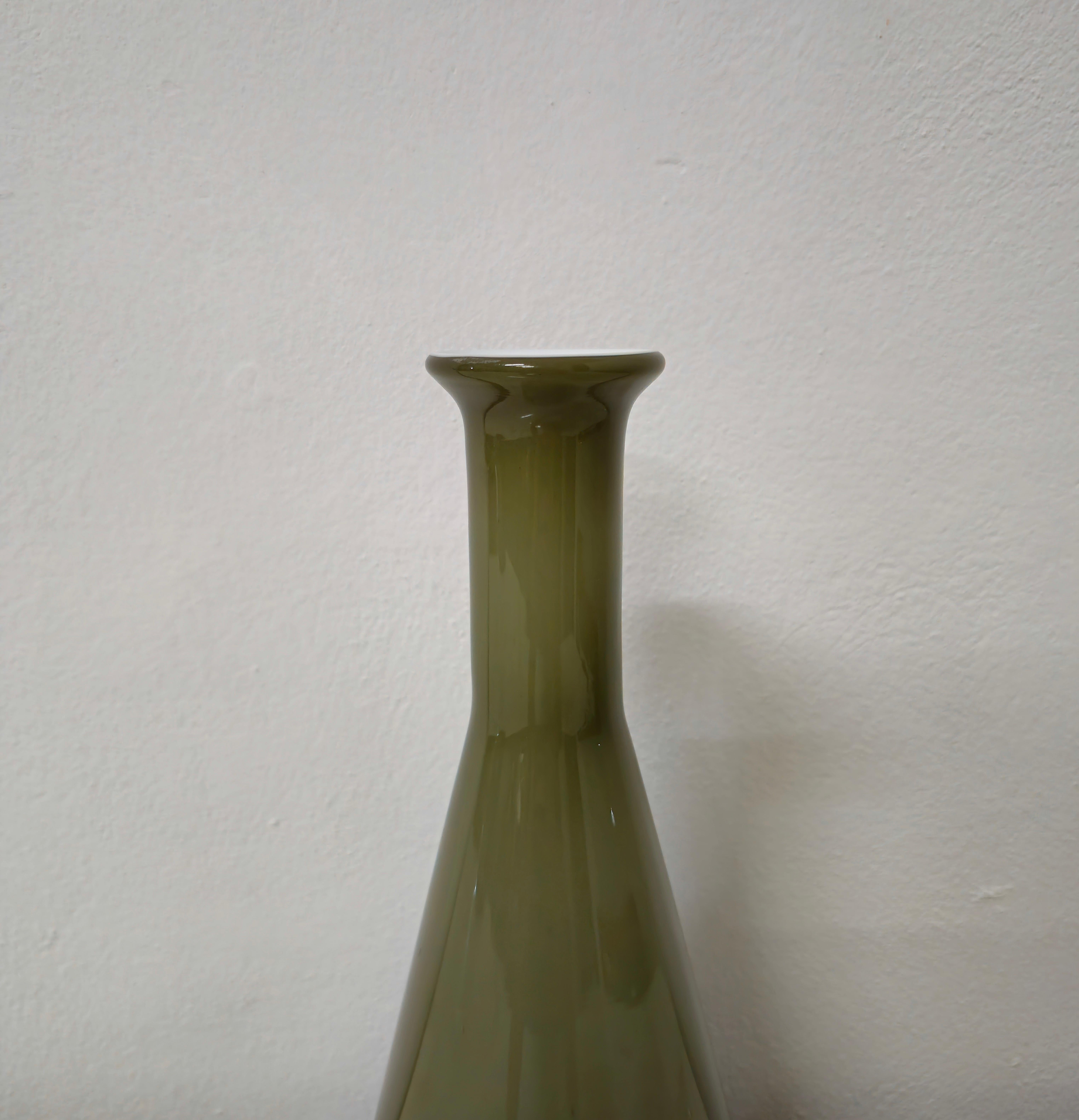 Vase Decorative Object Murano Glass Green Midcentury Modern Italian Design 1960s In Good Condition For Sale In Palermo, IT