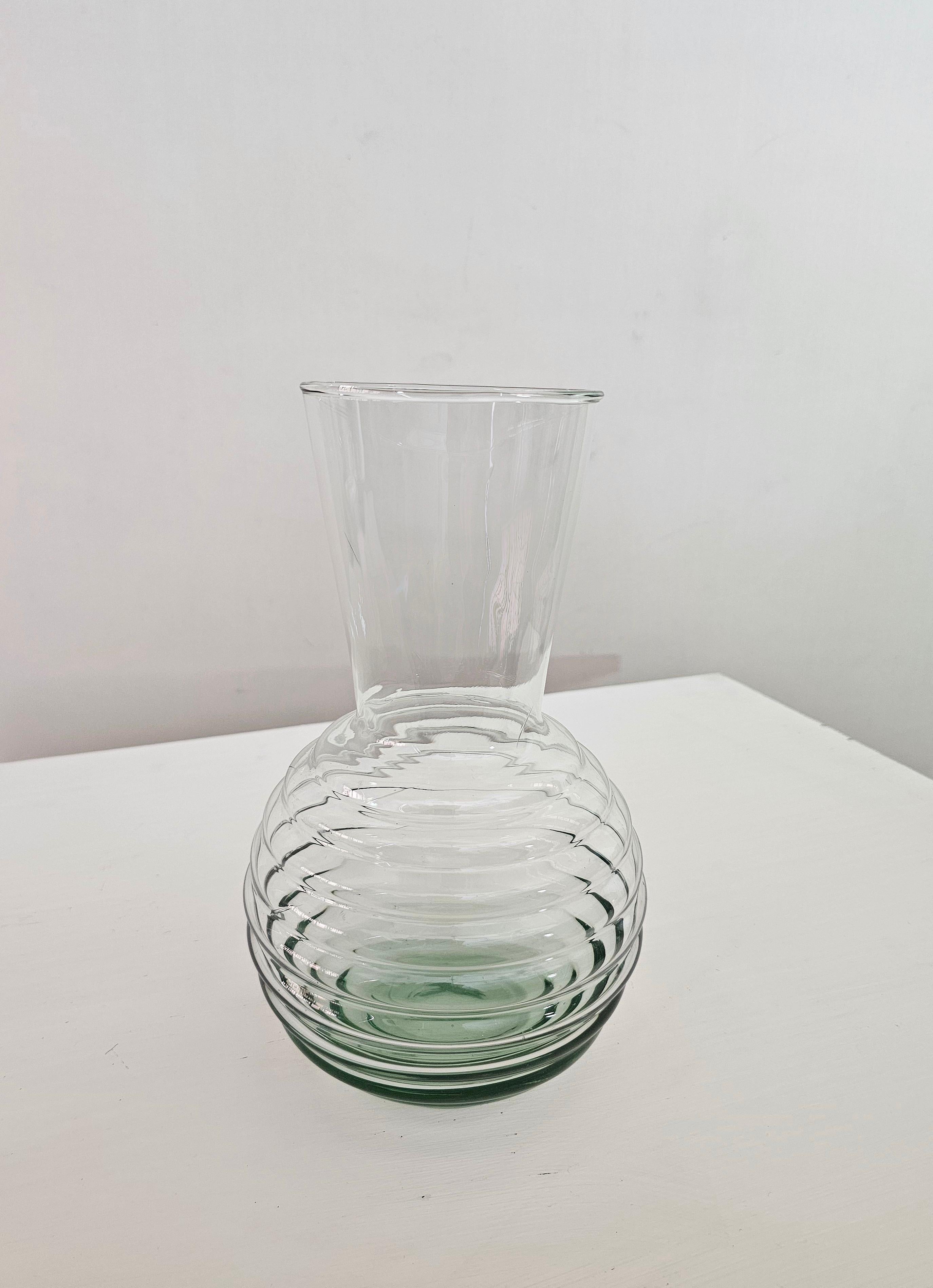 Vase décoratif en verre de Murano vert transparent, Italie, années 1970 Excellent état - En vente à Palermo, IT