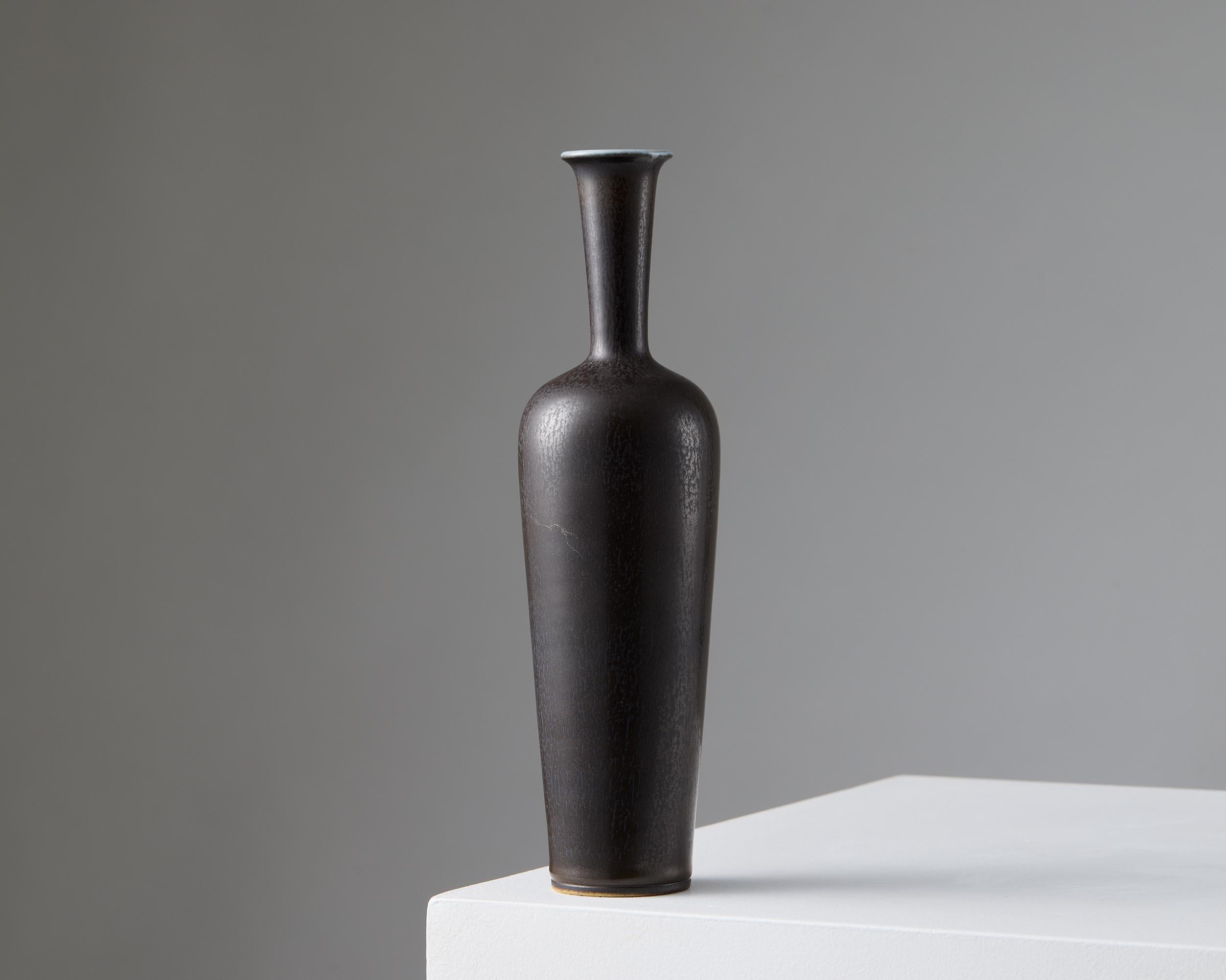 Vaso disegnato da Berndt Friberg per Gustavberg Svezia, anni '60 In condizioni ottime in vendita a Stockholm, SE