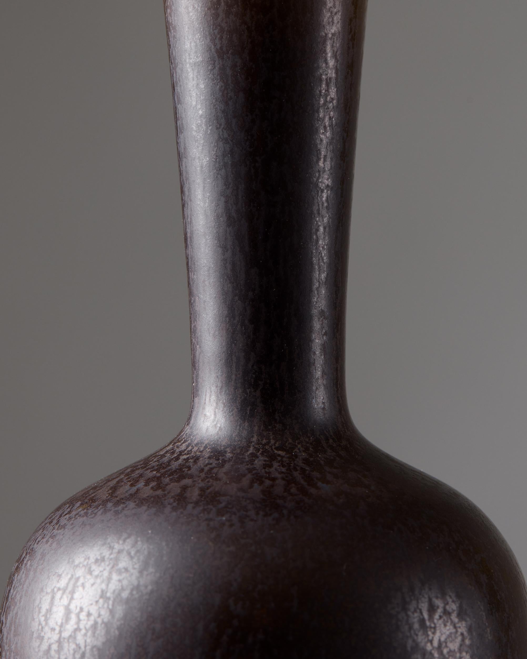 Grès porcellanato Vaso disegnato da Berndt Friberg per Gustavberg Svezia, anni '60 in vendita