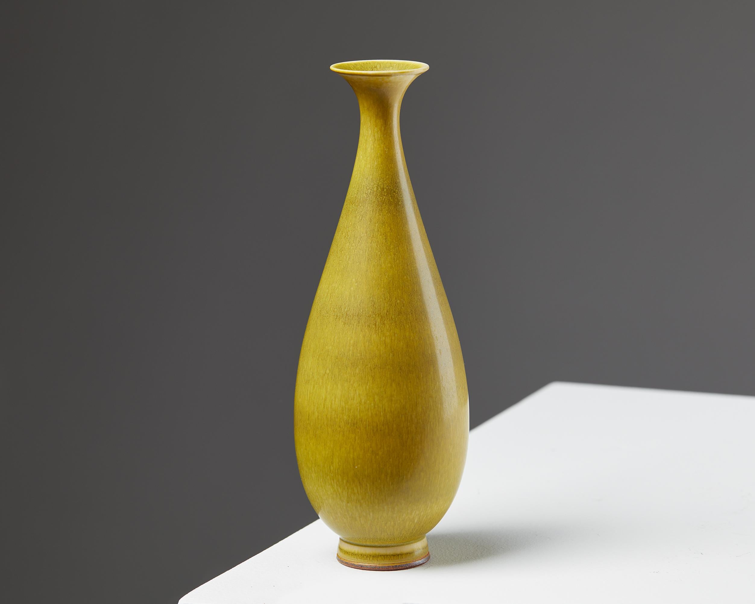 Vase designed by Berndt Friberg for Gustavsberg,
Sweden. 1950s.
Stoneware.

Signed.

Measures: Height: 19 cm / 7 1/2