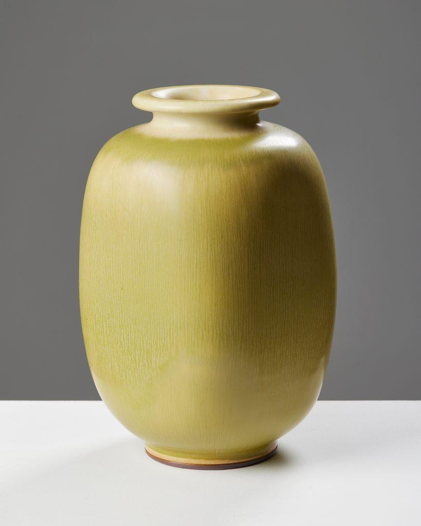 Mid-Century Modern Vase designed by Berndt Friberg for Gustavsberg, Sweden, 1950s For Sale