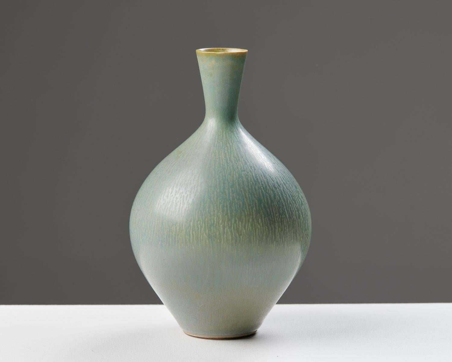 Vase designed by Berndt Friberg for Gustavsberg, 
Sweden. 1955.

Stoneware.

Signed.

Dimensions:
H: 14 cm / 5 1/2