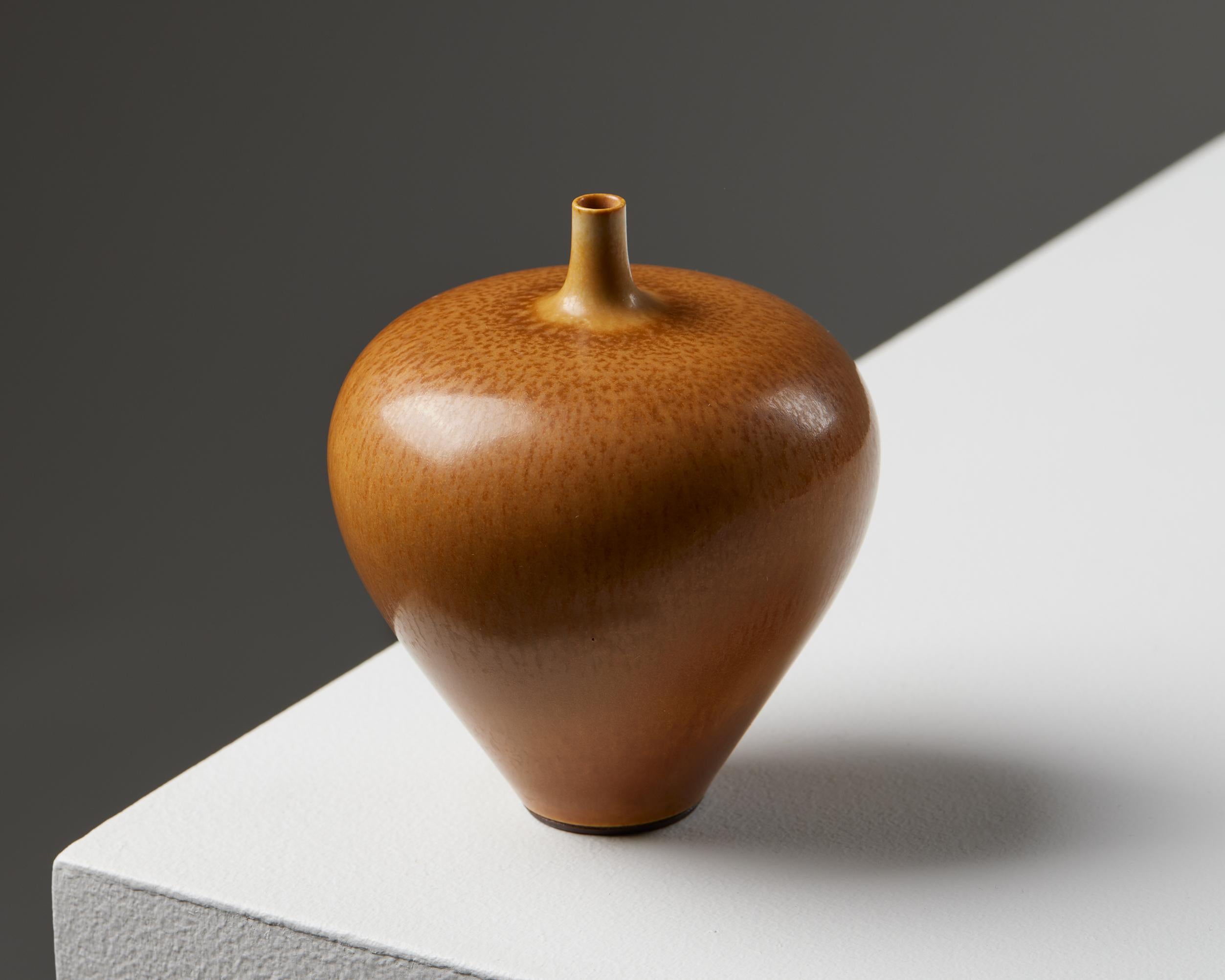 Vase designed by Berndt Friberg for Gustavsberg,
Sweden. 1957.
Stoneware.

Signed.

Measures: H: 8.3 cm / 3 1/4