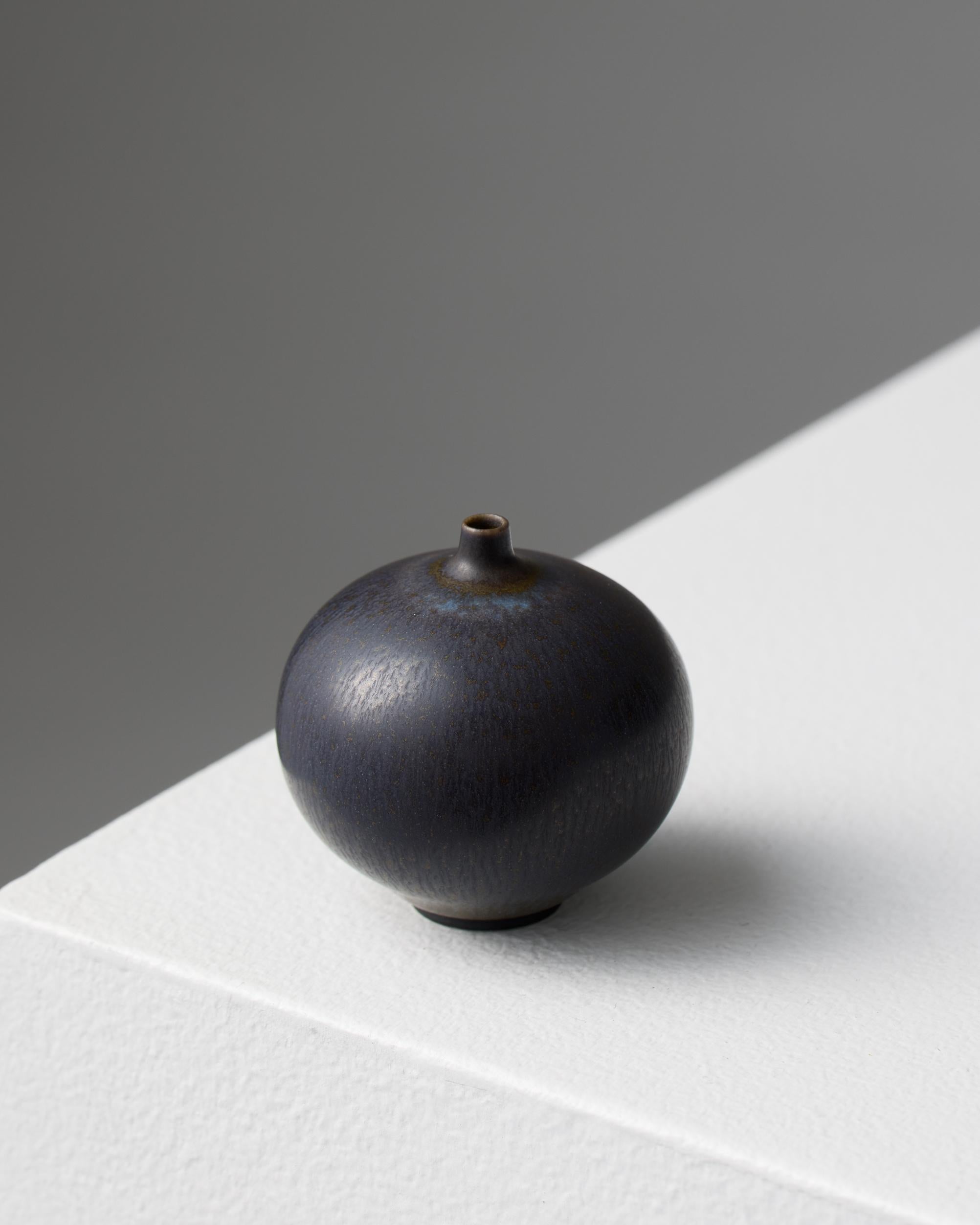 Suédois Vase designé par Berndt Friberg, Suède Gustavsberg, années 1950 en vente