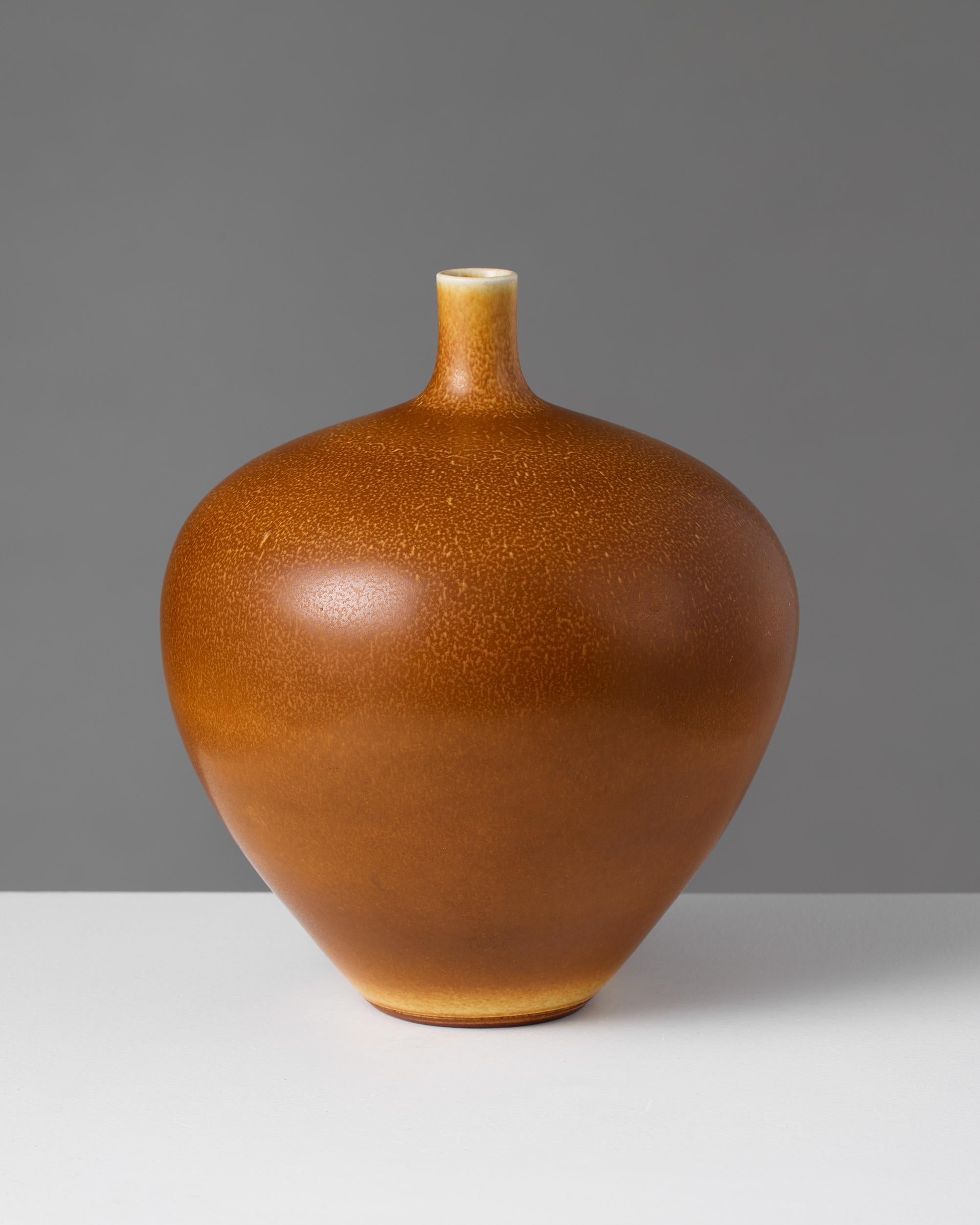 Suédois Vase conçu par Berndt Friberg, Gustavsberg, Suède, 1967 en vente