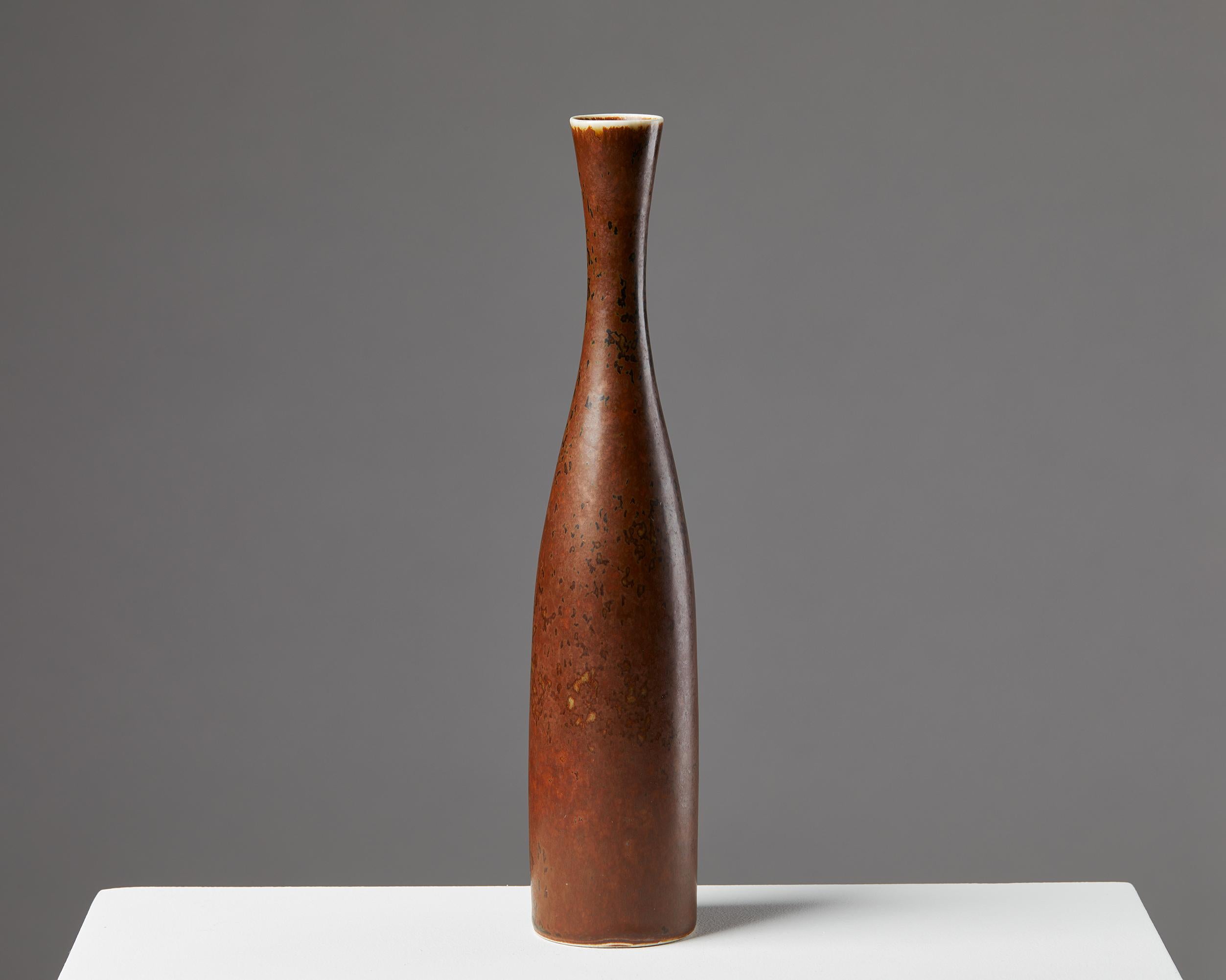 Vase designed by Carl-Harry Stålhane for Rörstrand,
Sweden. 1950s.
Stoneware.

Measures: Height: 28.5 cm / 11 1/4