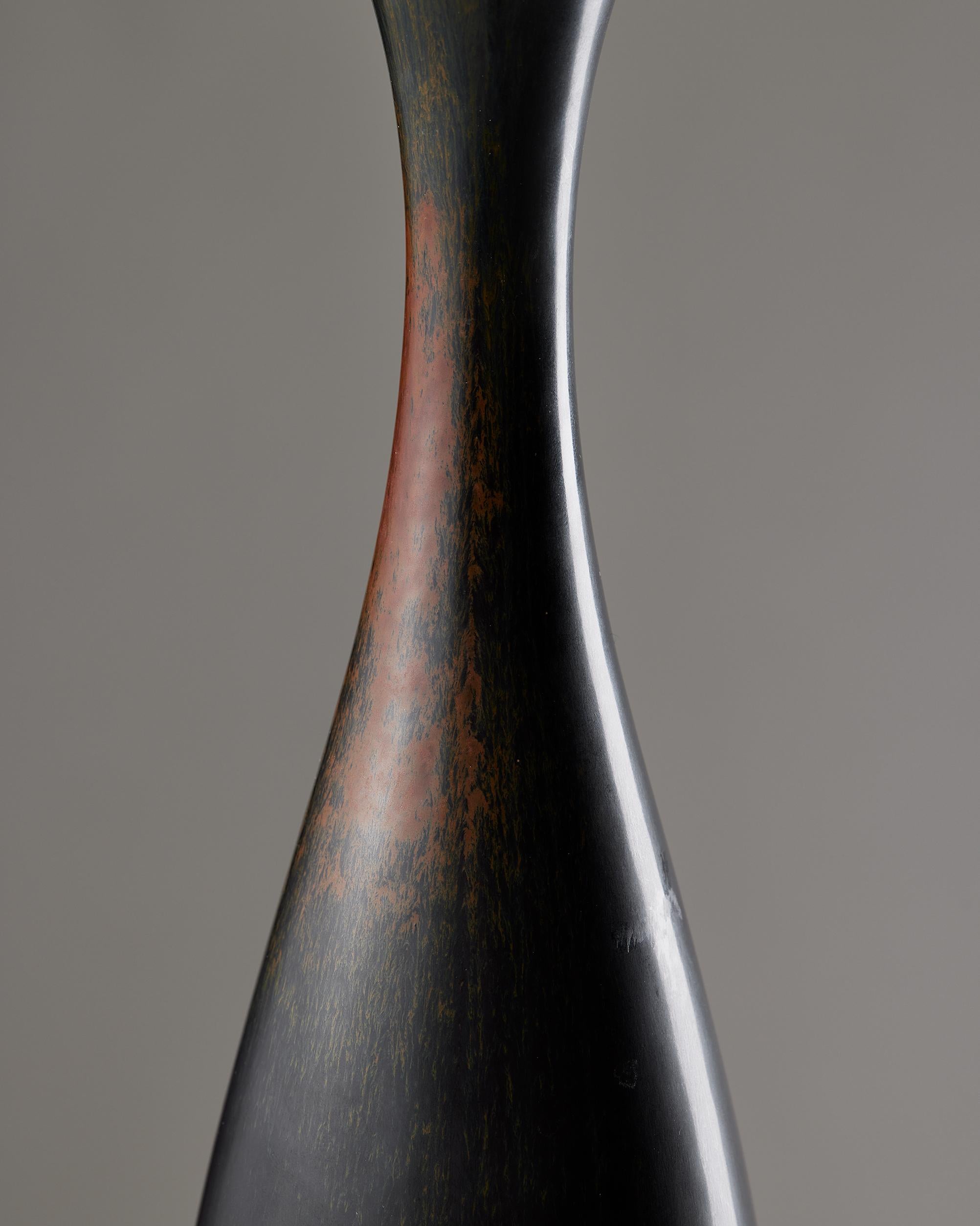 Suédois Vase conçu par Carl-Harry Stålhane pour Rörstrand, Suède, années 1950