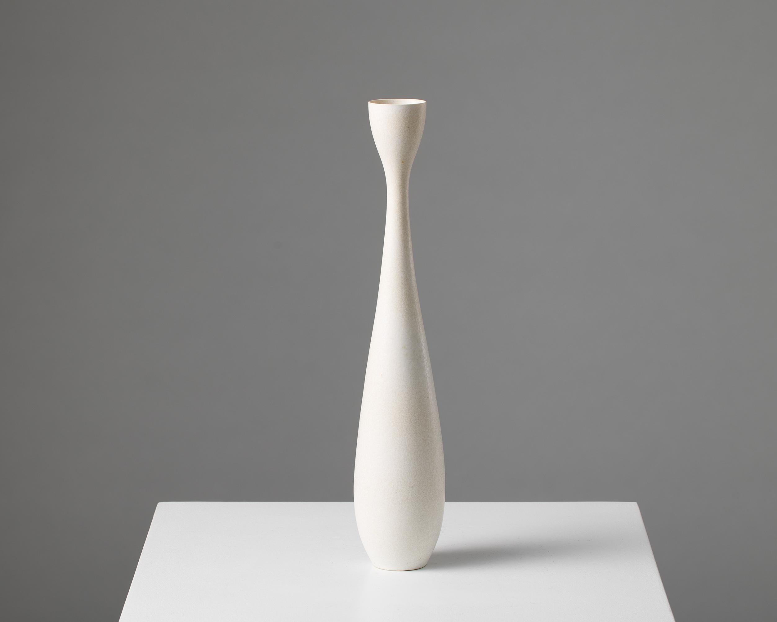 Vase designed by Carl Harry Stålhane for Rörstrand, Sweden, 1953.

Stoneware.

Signed.

H: 33.5 cm / 1' 1 3/16