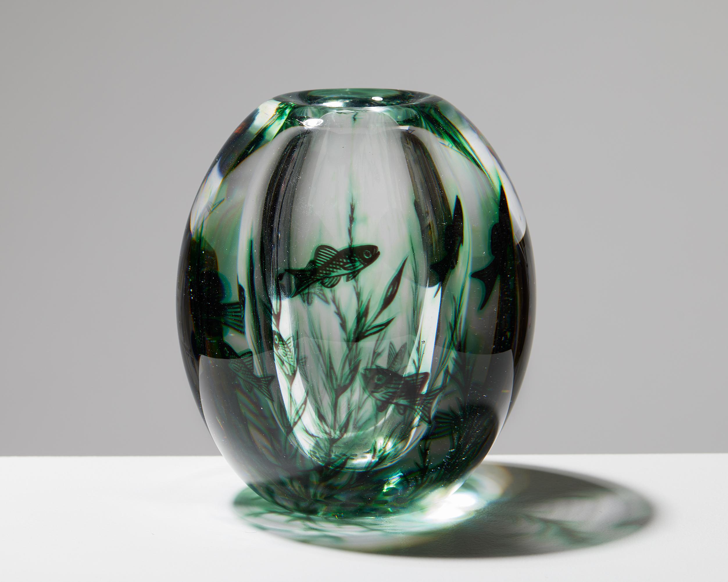 Vase designed by Edward Hald for Orrefors,
Sweden. 1940s.
Glass.

Signed.

Measures: Height: 13 cm / 5