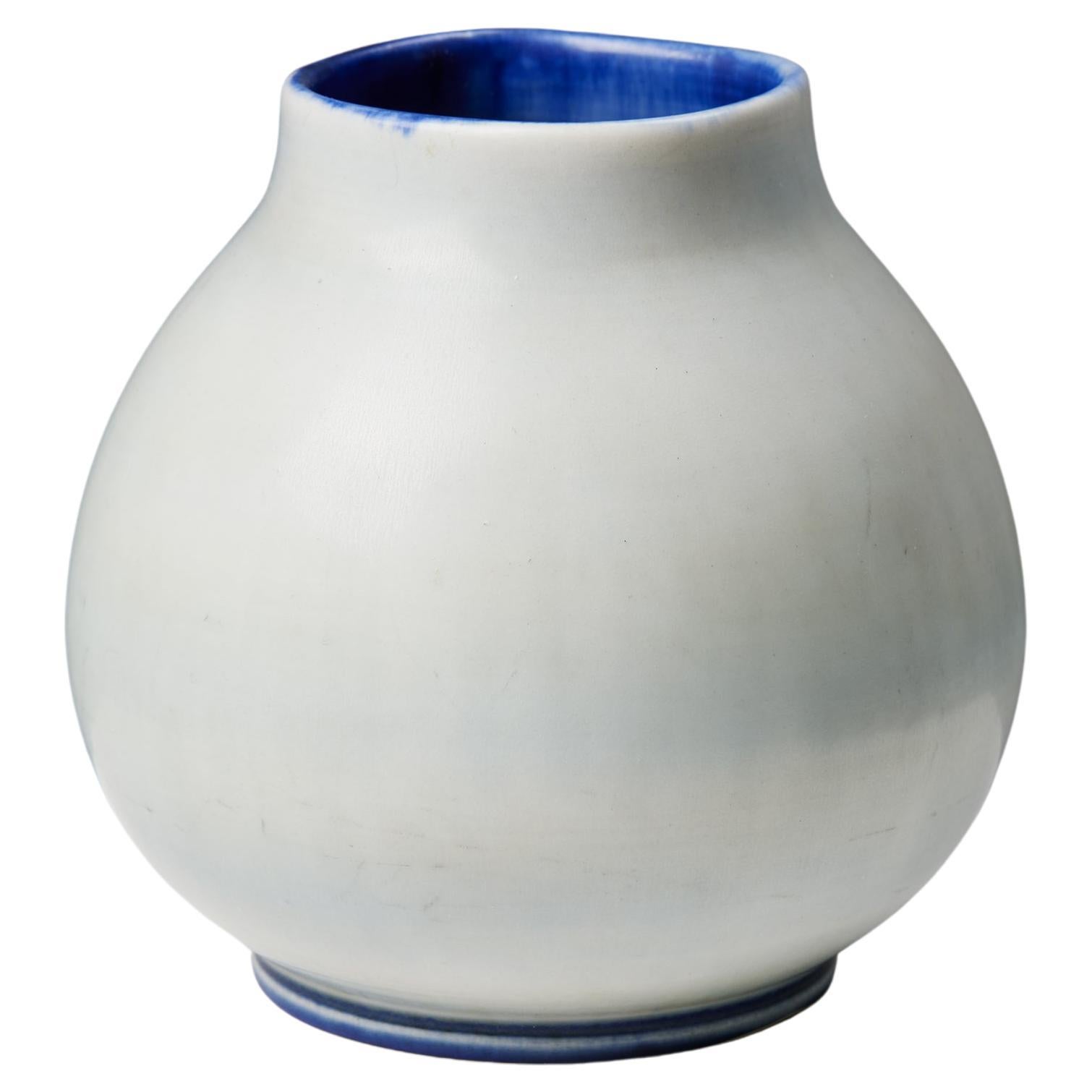 Vase designed by Gertrude Lönnegren for Rörstrand, Sweden, 1940s For Sale