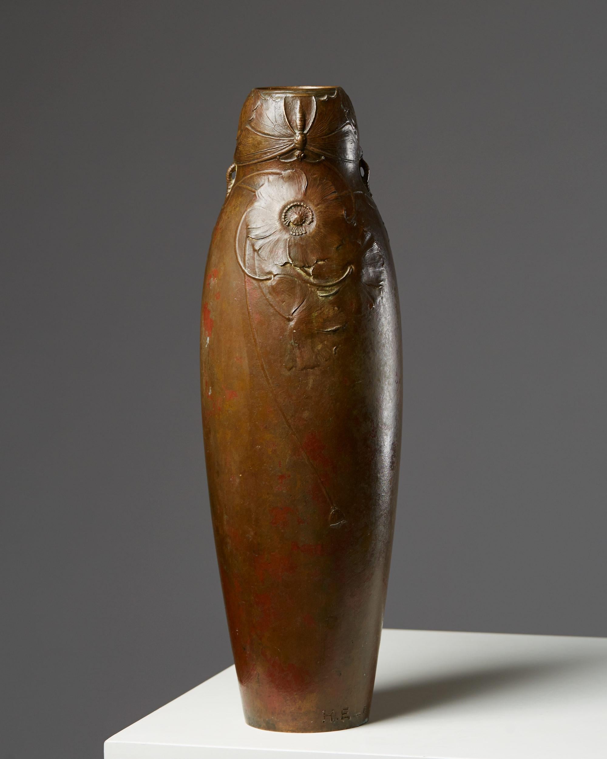 Vase designed by Hugo Elmqvist, Sweden, circa 1900.

Bronze.

Measure: H 39 cm/ 15 1/4