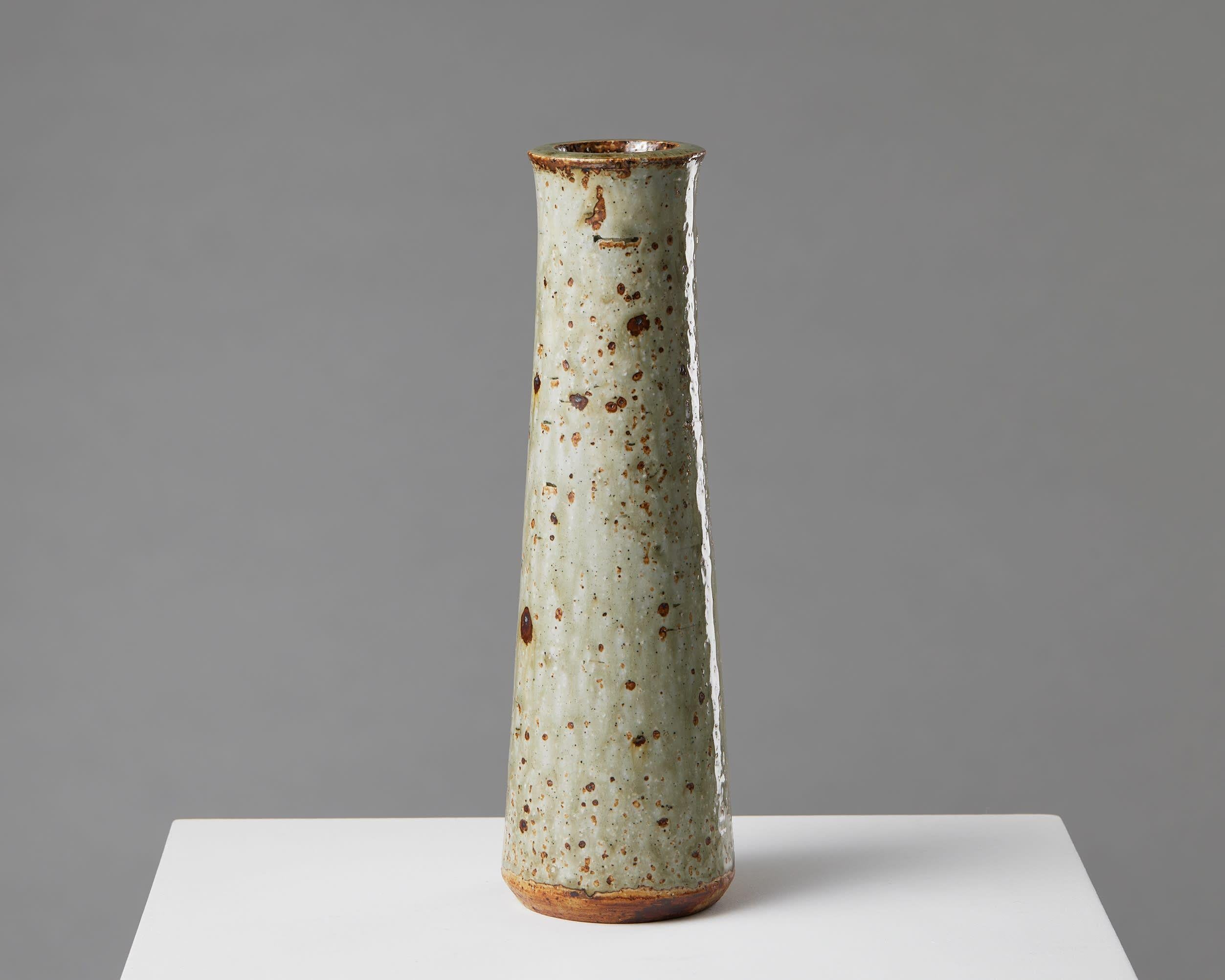 Vaso disegnato da Marianne Westman per Rörstrand
Svezia, anni '1960

Firmato 
