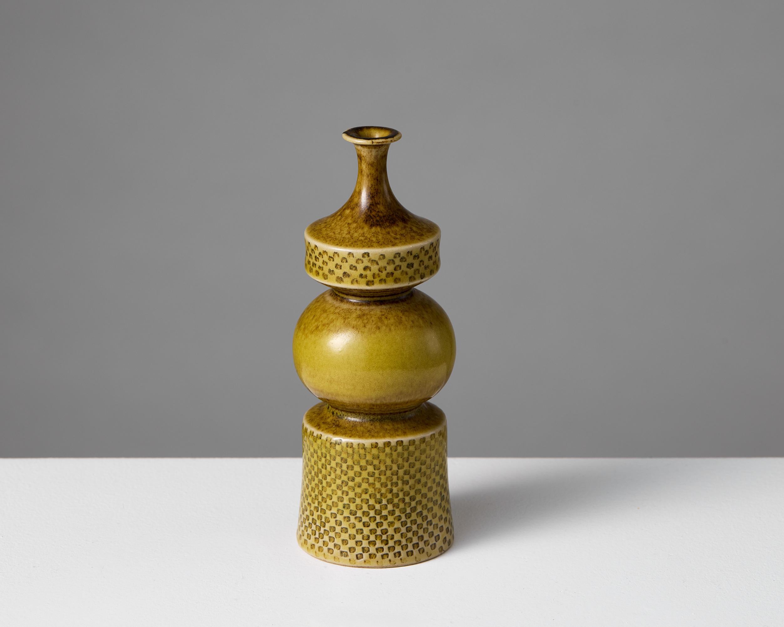 Vase designed by Stig Lindberg for Gustavsberg Studio
Sweden, 1970.

Stoneware.

H: 14.5 cm / 5 11/16