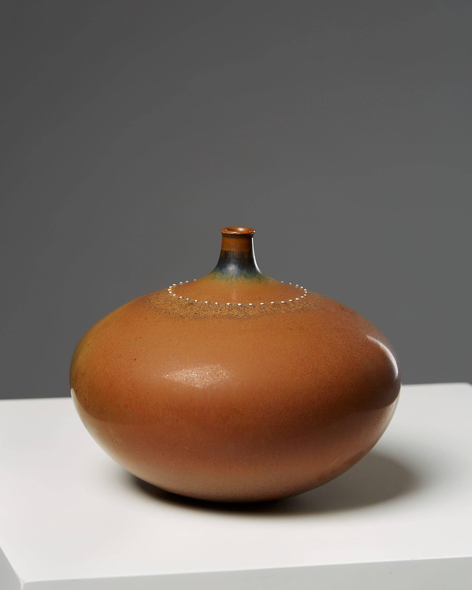 Vase designed by Stig Lindberg for Gustavsberg,
Sweden, 1960s.

Stoneware.

Measures: H 15 cm/ 6