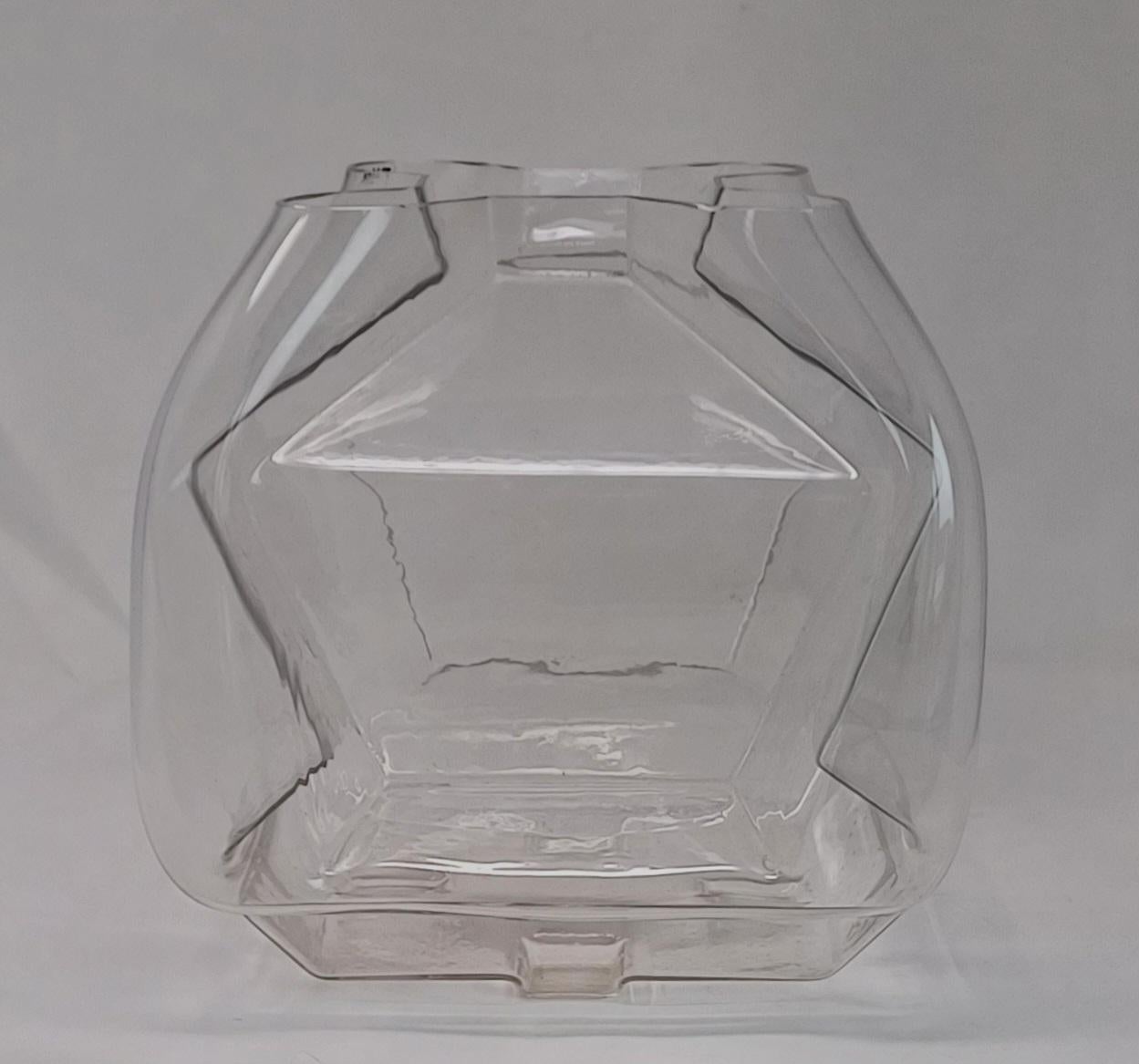 Blown Glass vase by Toni Zuccheri for VeArt, 1973, with it's original label still on  the vase.
(similar model documented in  the Book 