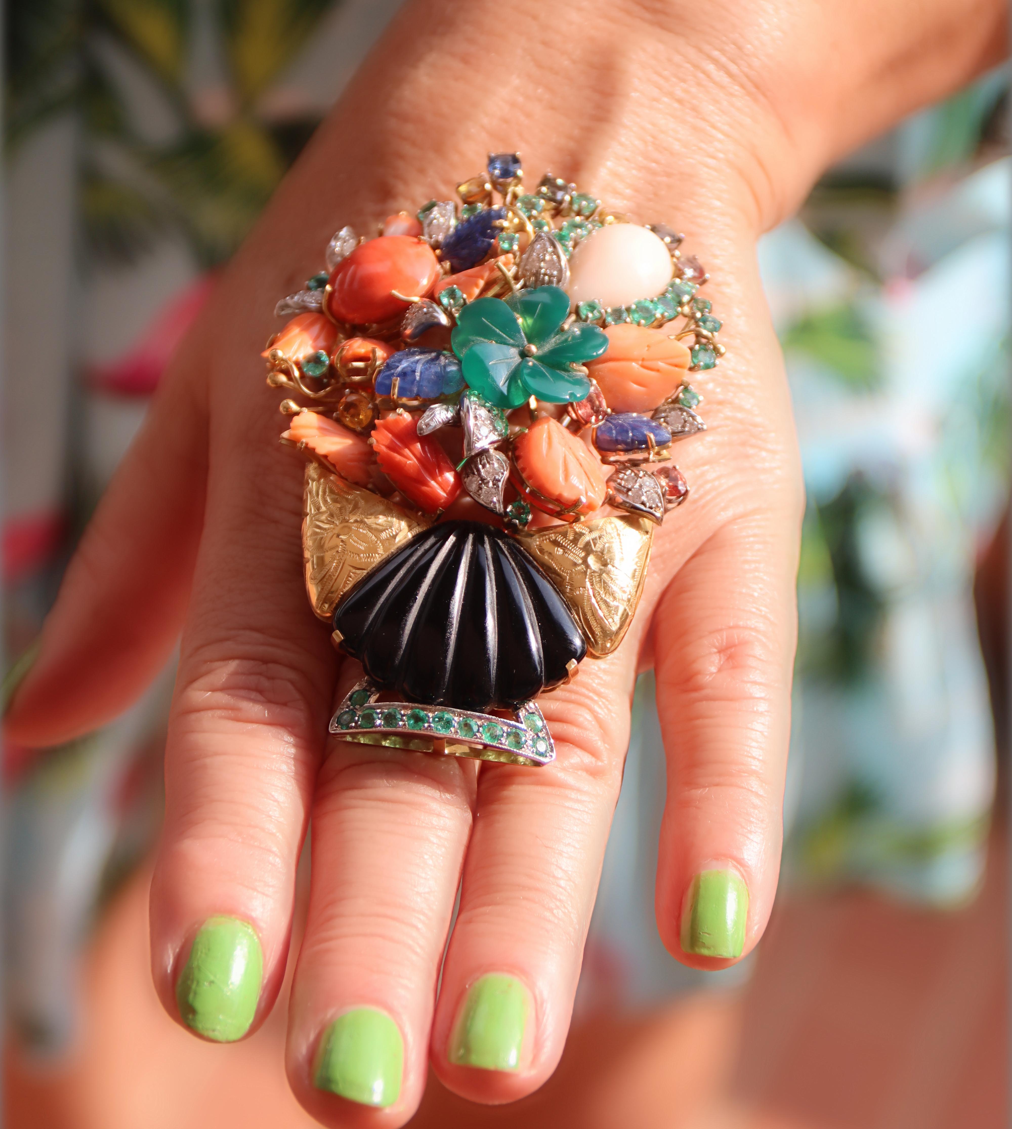 Vase Diamonds Coral Onyx Emeralds Sapphires 18 Karat Gold Brooch Pendant For Sale 3