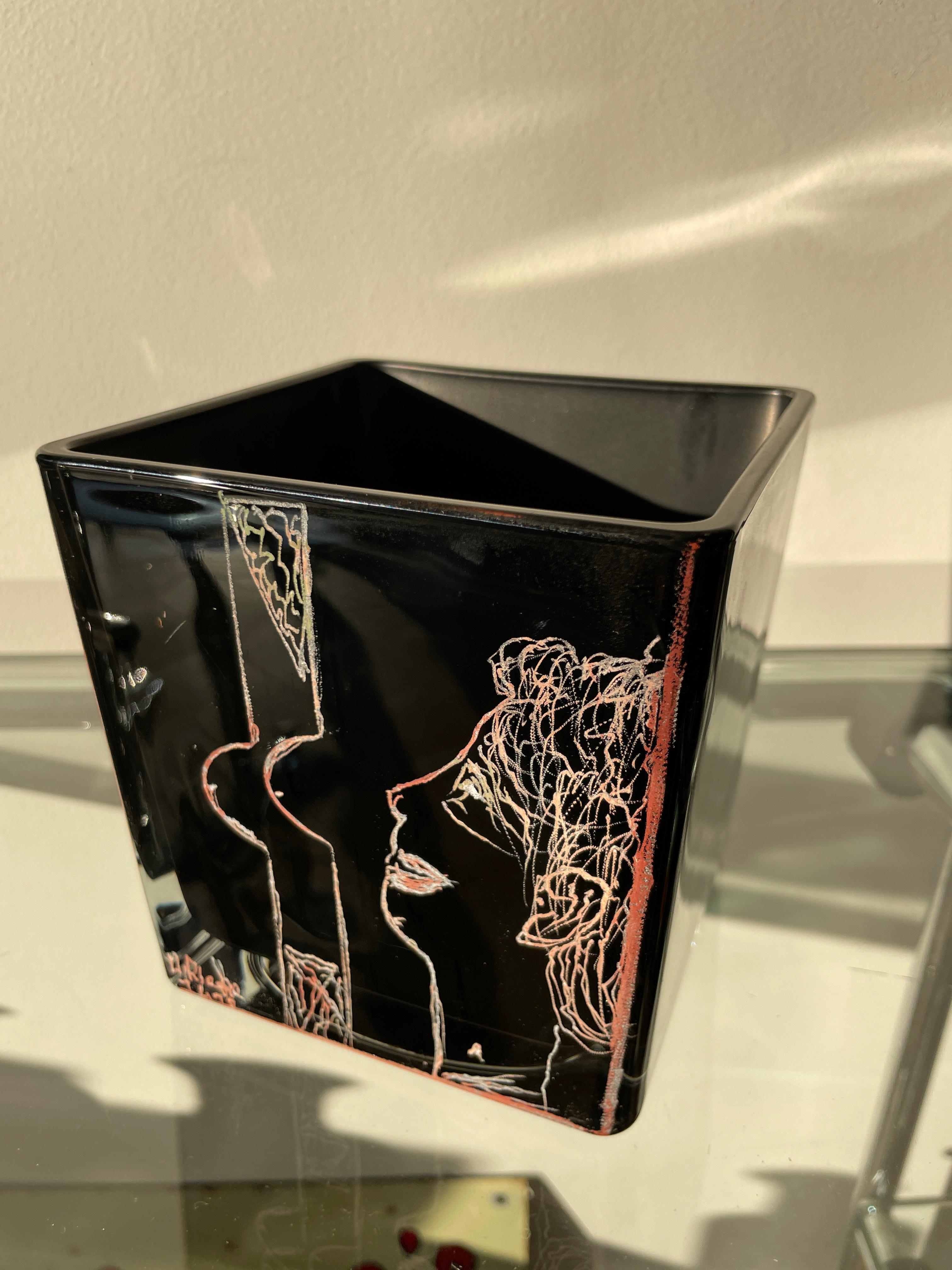 French Vase en Opaline Noire d’Anatole Riecke du Restaurant La Coupole Décor Figuratif