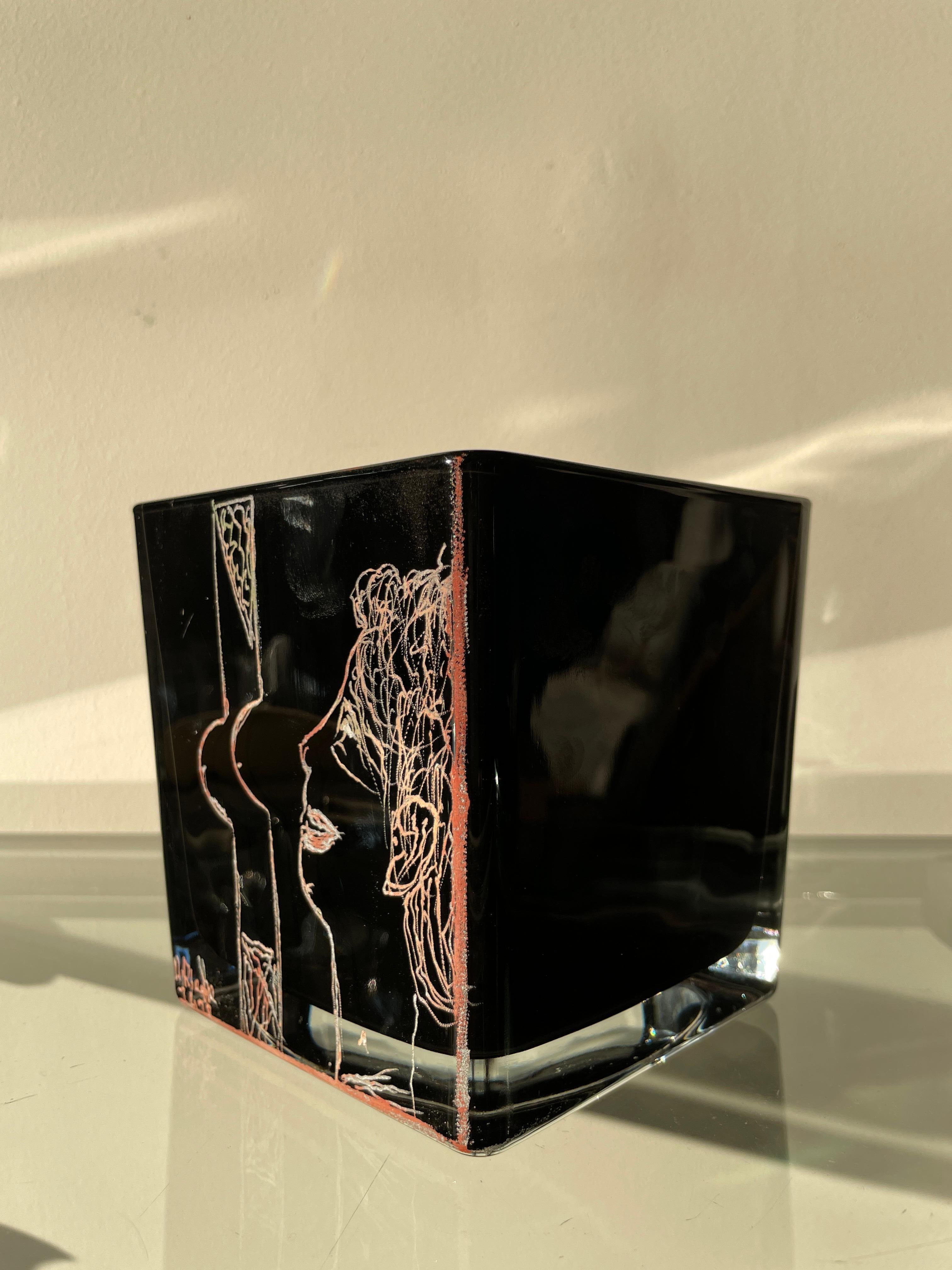 Buriné Vase en Opaline Noire d'Anatole Riecke du Restaurant La Coupole Décor Figuratif