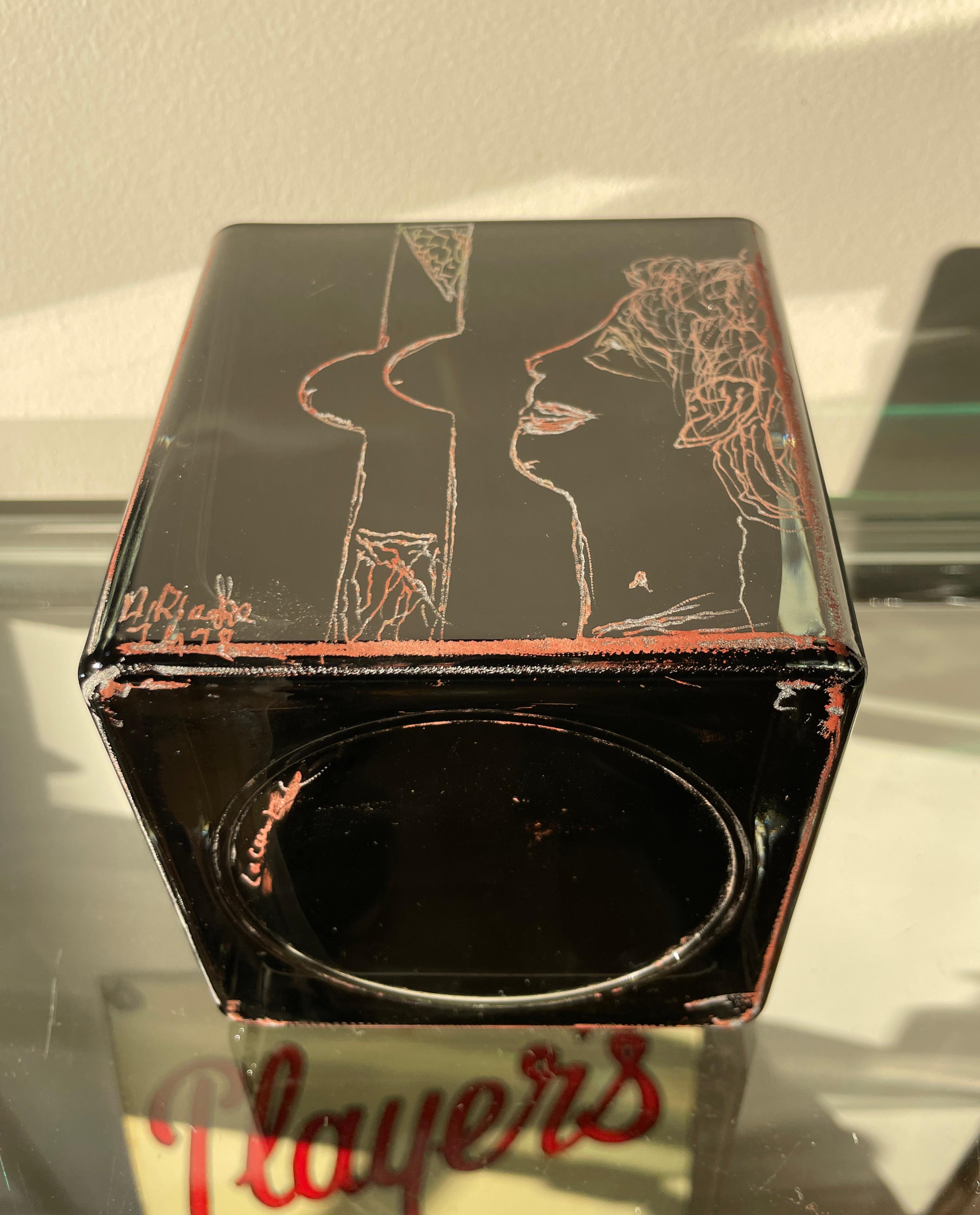 Vase en Opaline Noire d’Anatole Riecke du Restaurant La Coupole Décor Figuratif In Excellent Condition In Crespières, FR