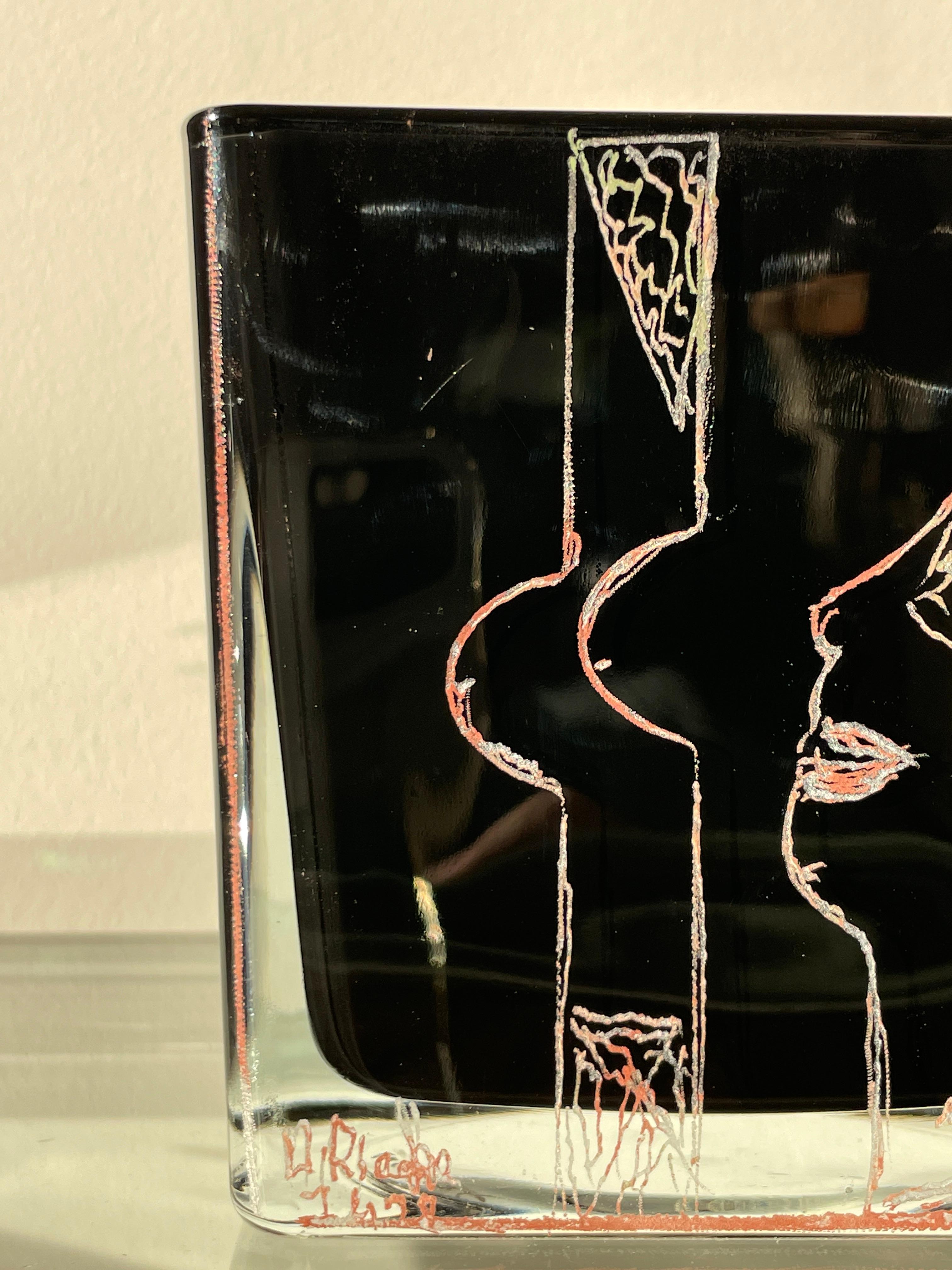 Fin du 20e siècle Vase en Opaline Noire d'Anatole Riecke du Restaurant La Coupole Décor Figuratif