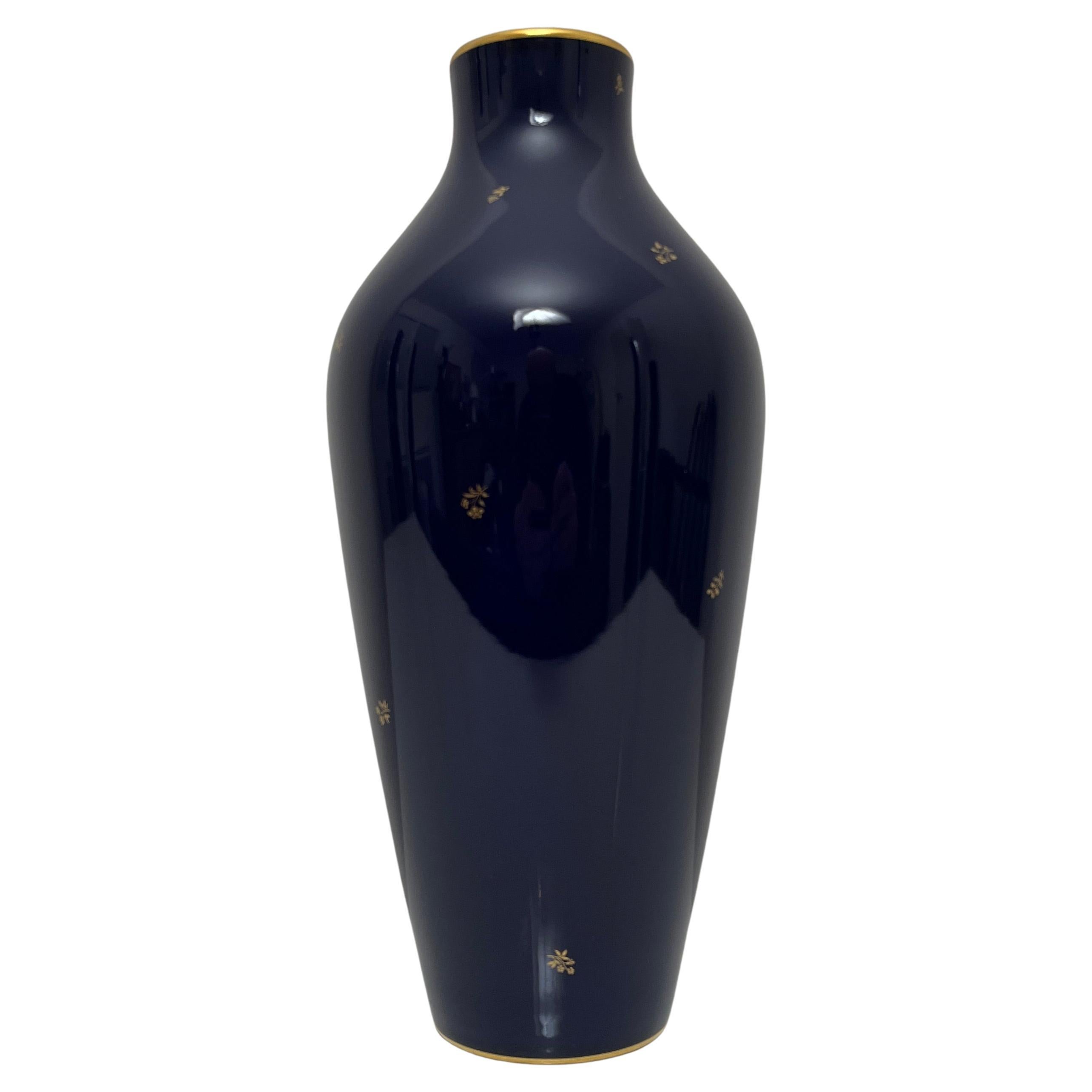What is a Sèvres vase?