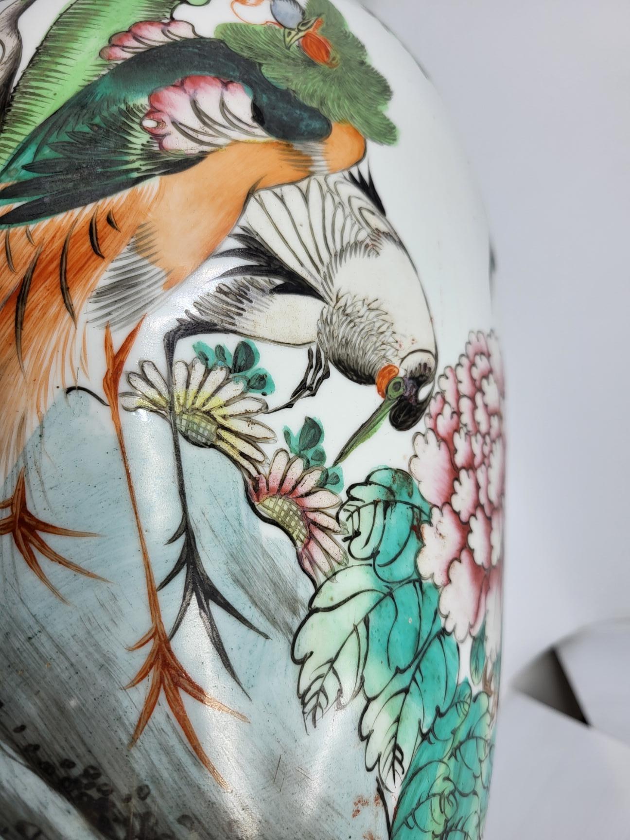 Vase en porcelaine céladon décor oiseaux et fleur Chine XIX Siècle grande taille For Sale 8