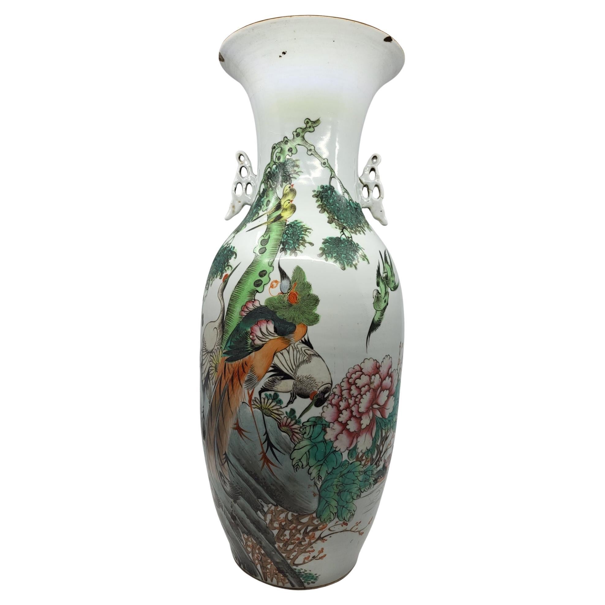 Chinese Export Vase en porcelaine céladon décor oiseaux et fleur Chine XIX Siècle grande taille For Sale