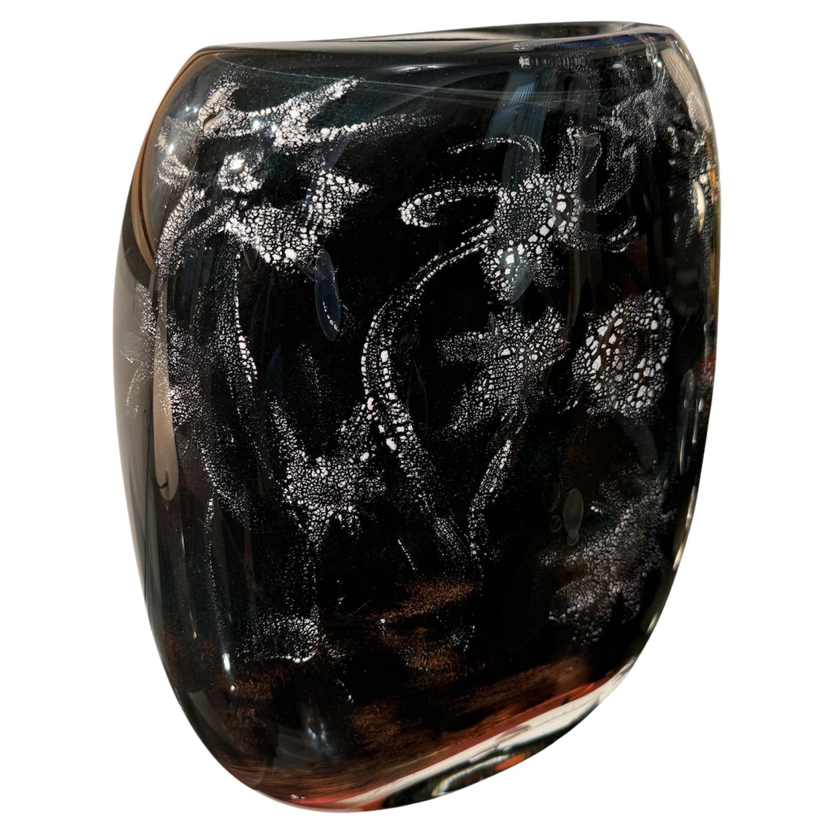 Vase en Verre Soufflé signé Ada Loumani – Pièce d’Exception