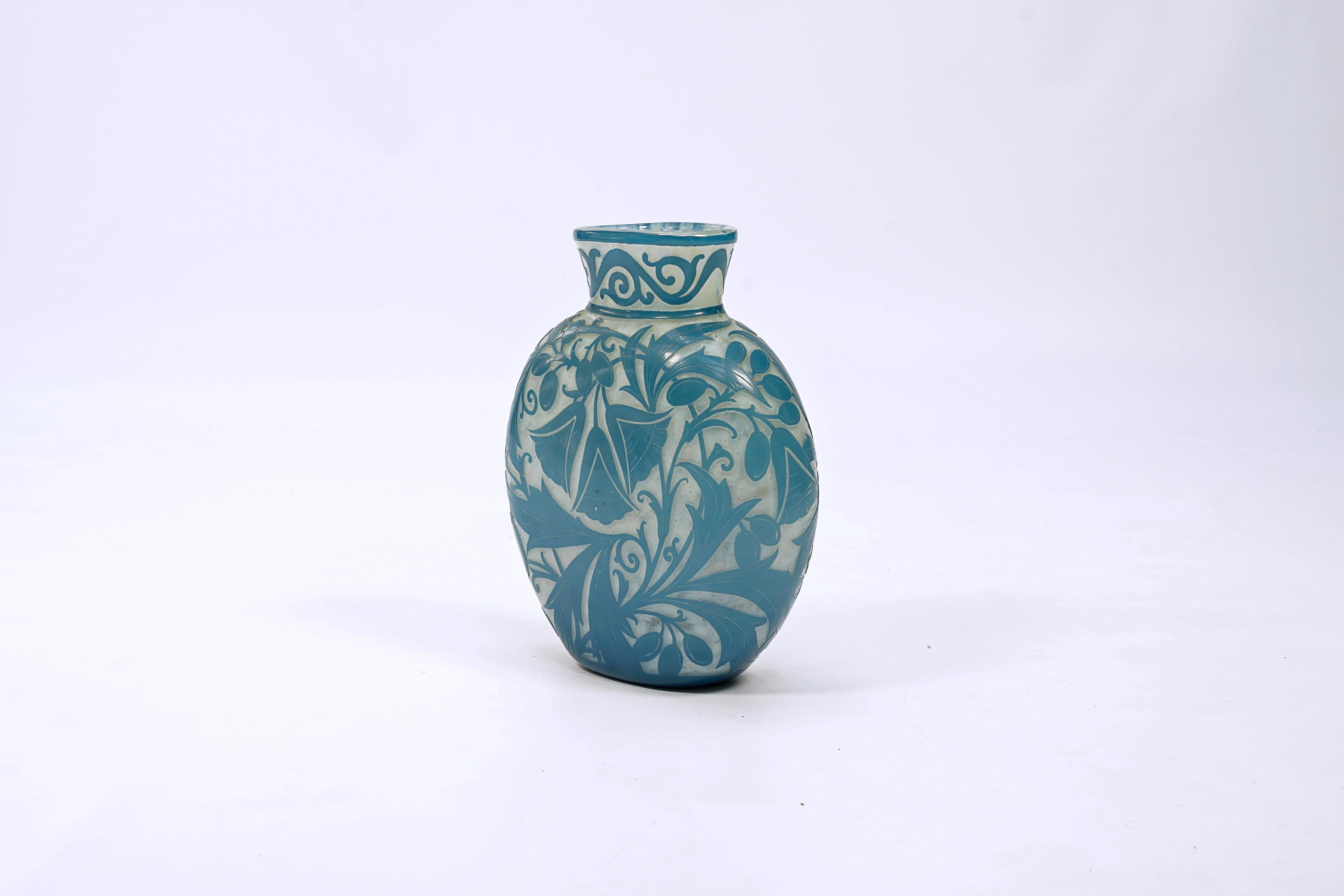 Artistic acid etched glass vase, 