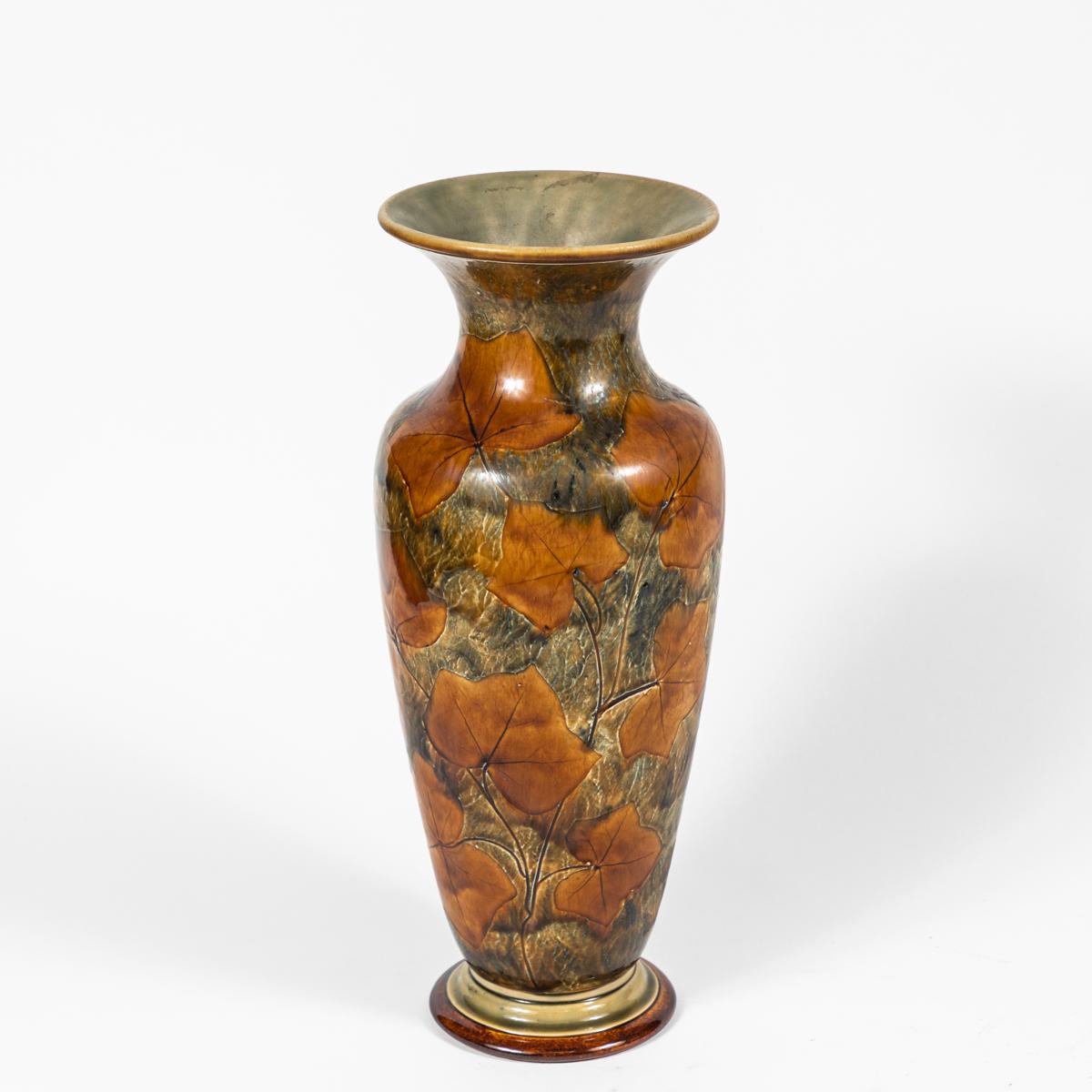 Jarrón alto con hojas de Royal Doulton 5
