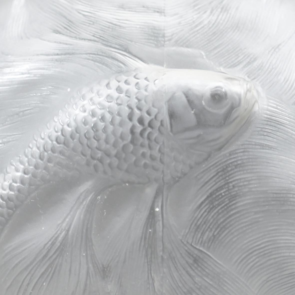 Other Vase « FORMOSE » (1924) en verre blanc soufflé-pressé moulé patiné opalescent For Sale