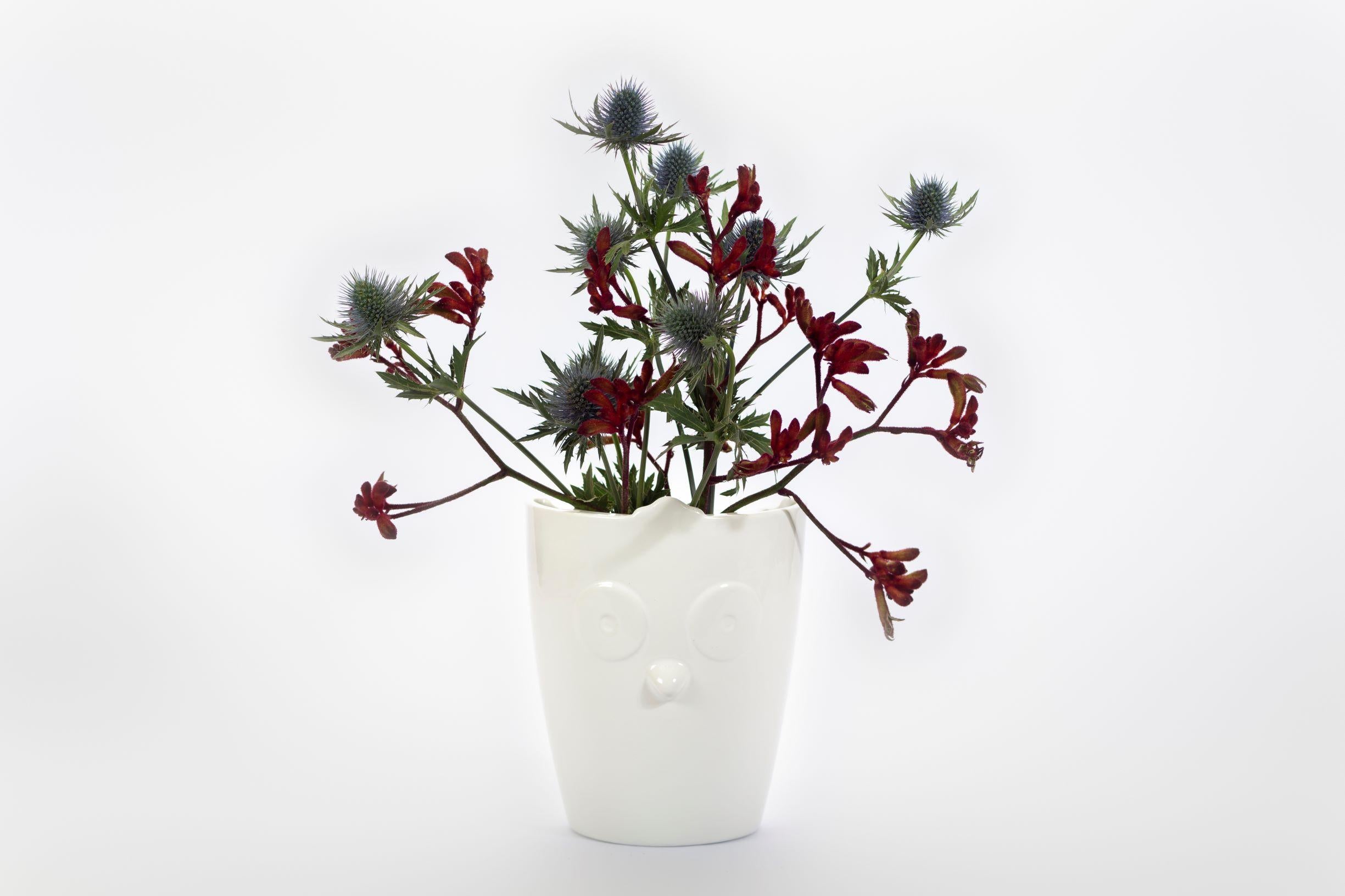 Style international Vase contemporain en céramique blanche de la collection SoShiro Ainu en vente