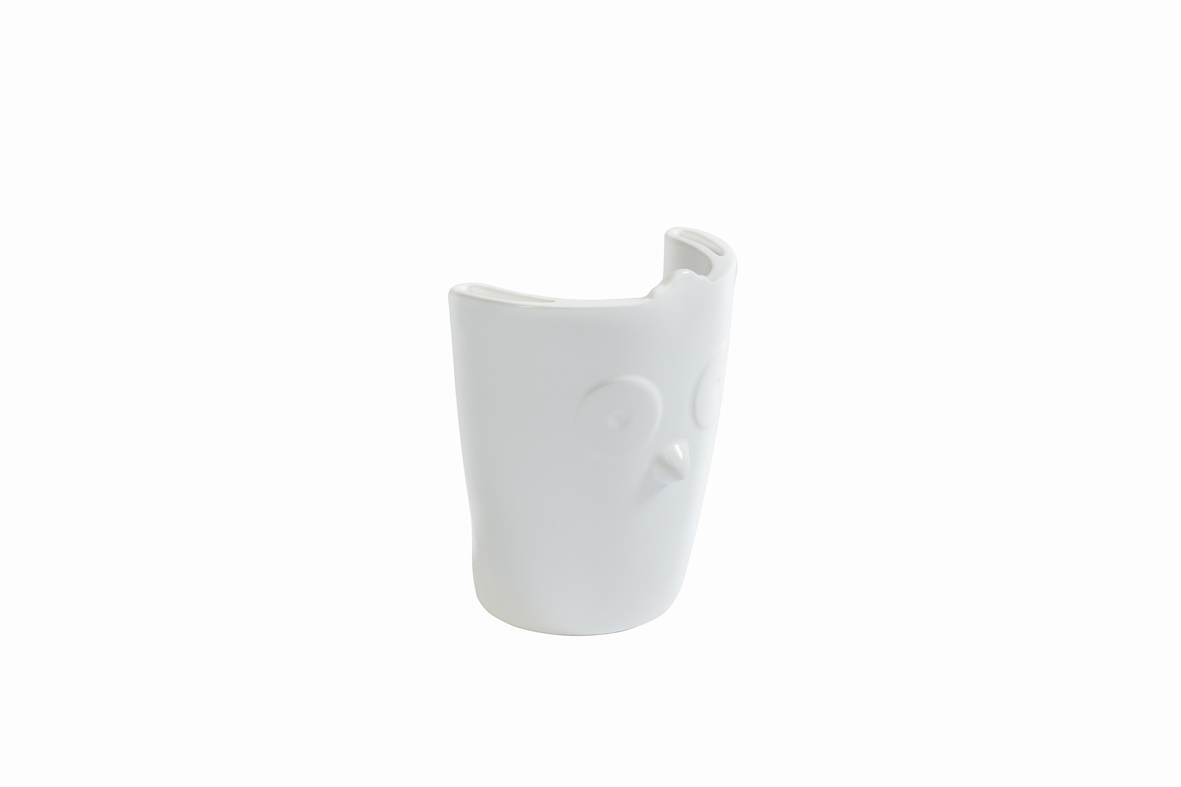 Kaolin Contemporary vase in white ceramic from the SoShiro Ainu collection For Sale