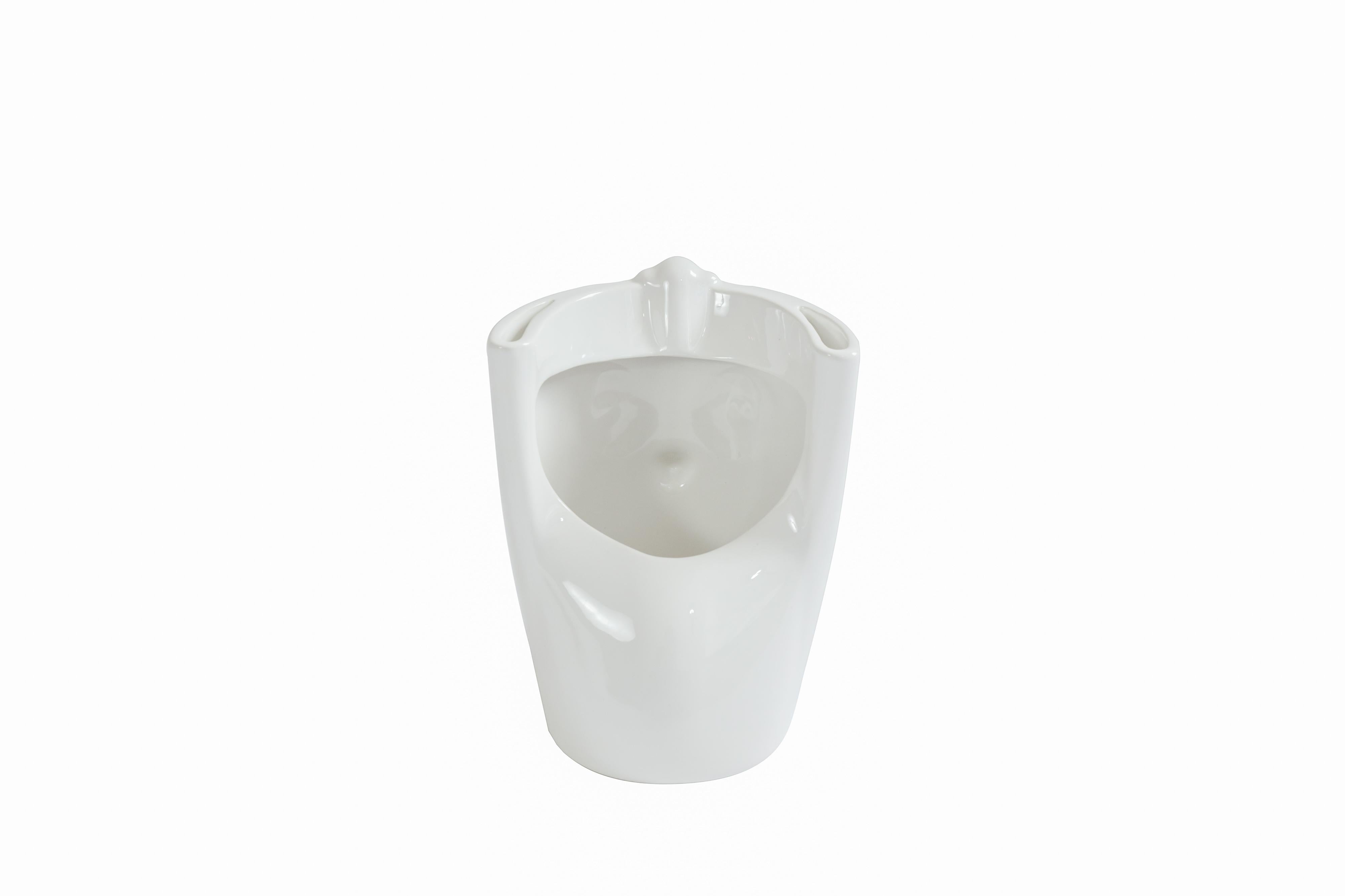 Contemporary vase in white ceramic from the SoShiro Ainu collection For Sale 1