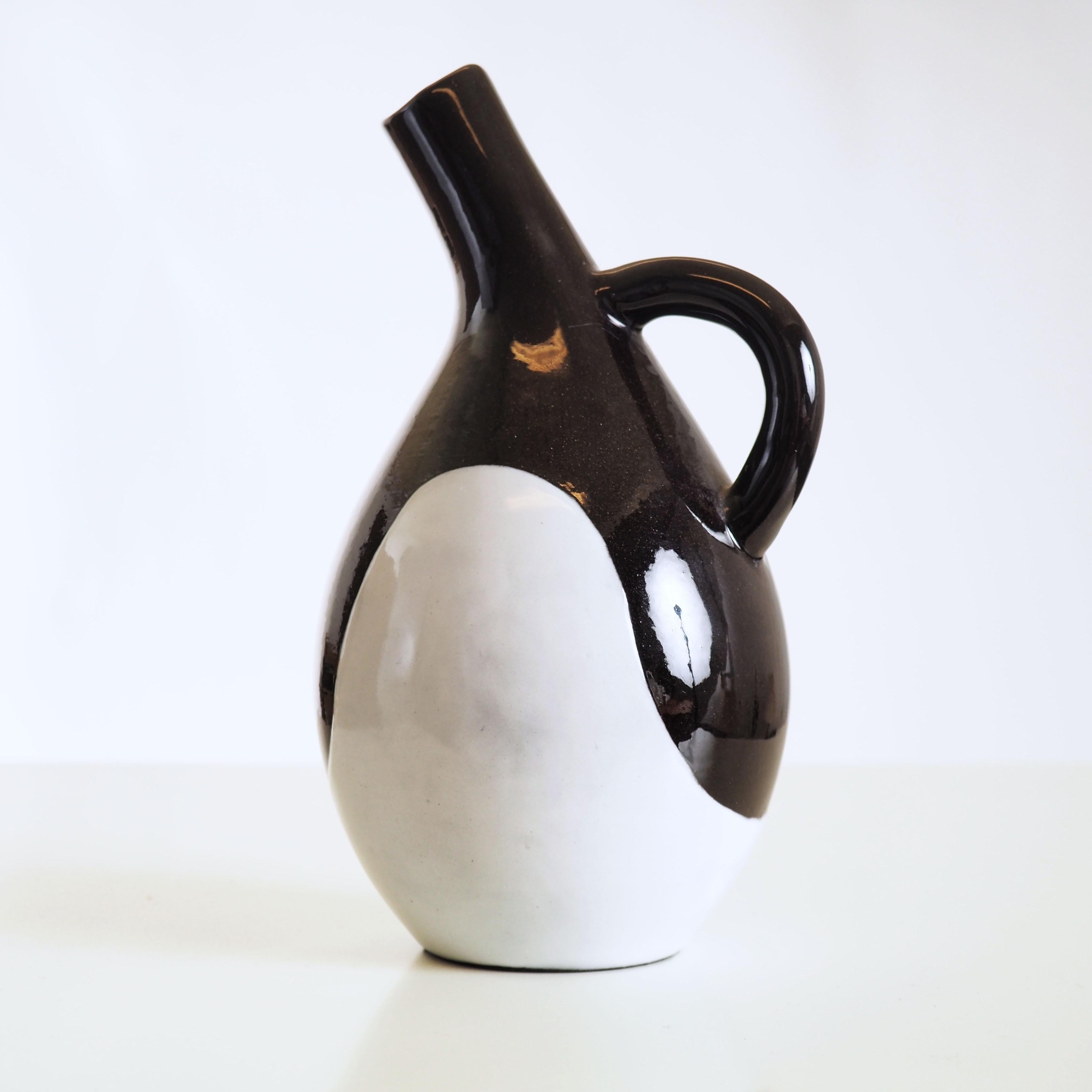 Vase from the Penguin Series by Hjördis Oldfors for Upsala-Ekeby, Sweden In Good Condition For Sale In Goteborg, SE