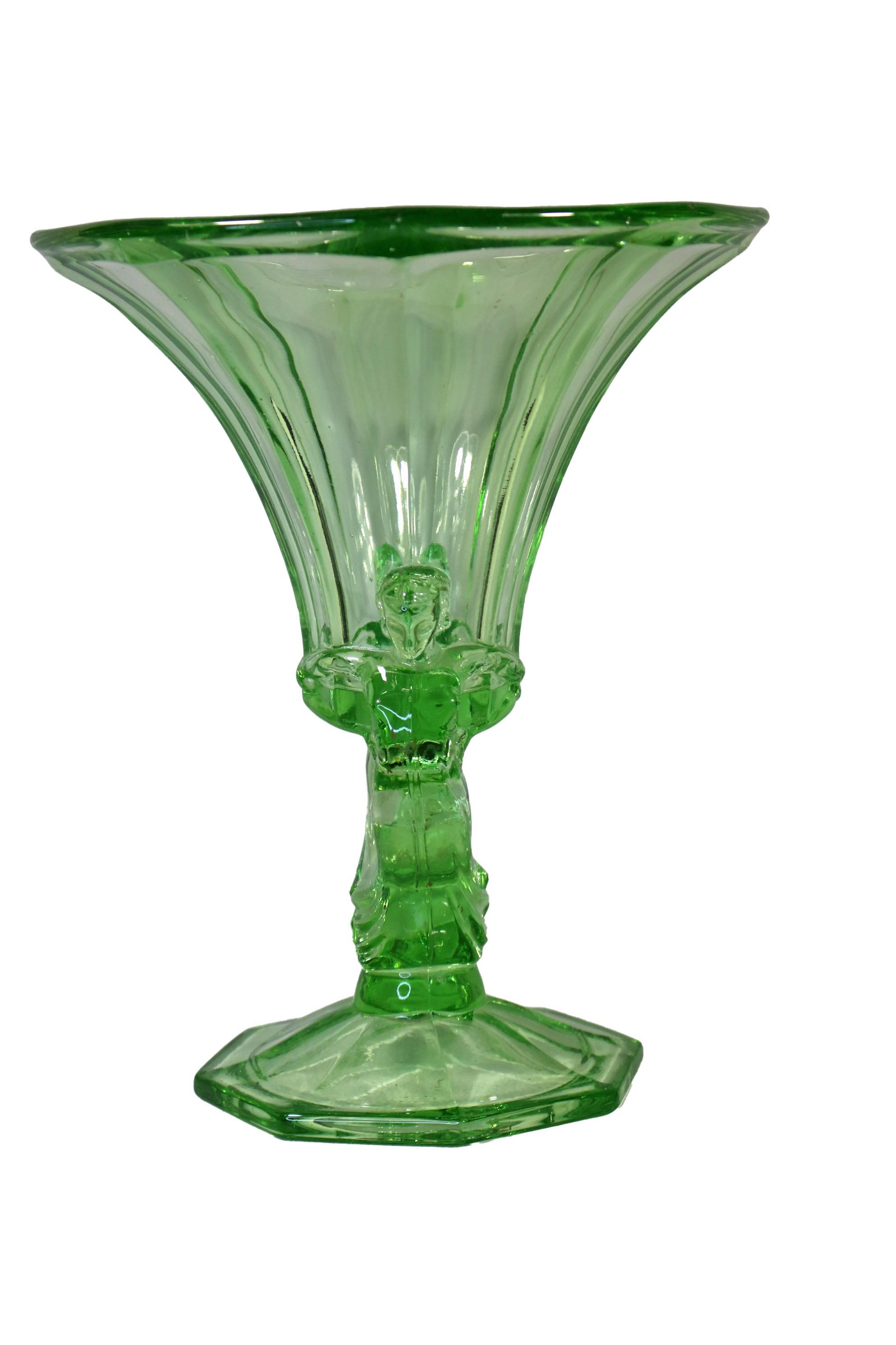 Vase aus der Sezessionszeit (Geformt) im Angebot