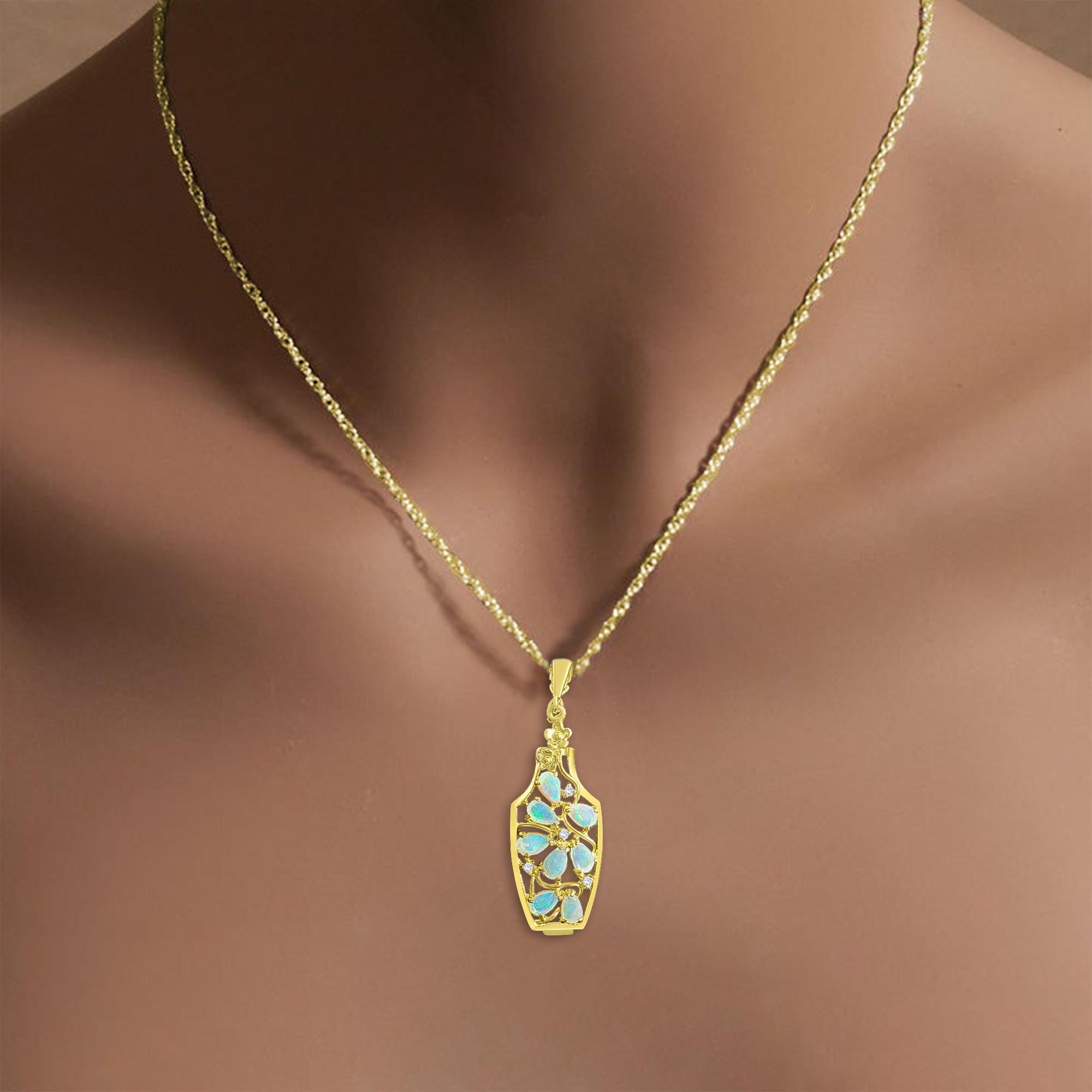 ♥ Riepilogo del prodotto ♥

Pietra principale: Opale australiano
Purezza del metallo: Oro giallo 14 carati
Taglio della pietra: Pera
Dimensioni: 33 mm x 13 mm
Catena: 16