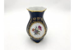 Vase Graf von Henneberg echt Cobalt Ilmenau, Germany.