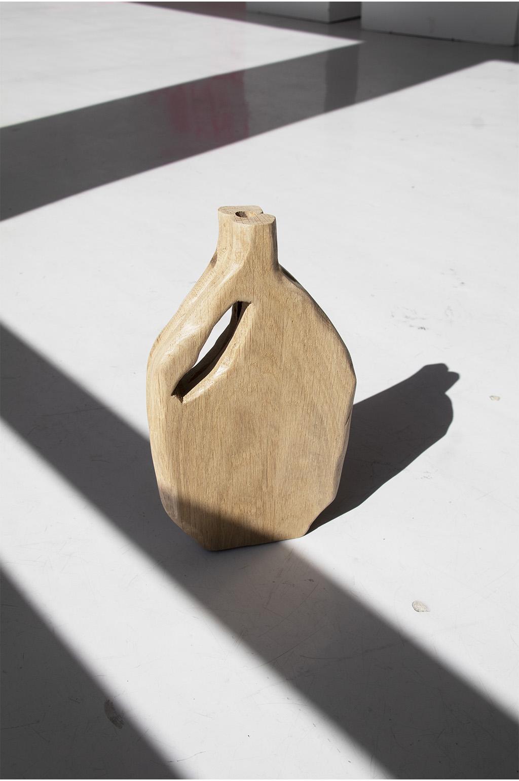 Oak Vase Hasard 05 by Alice Lahana Studio