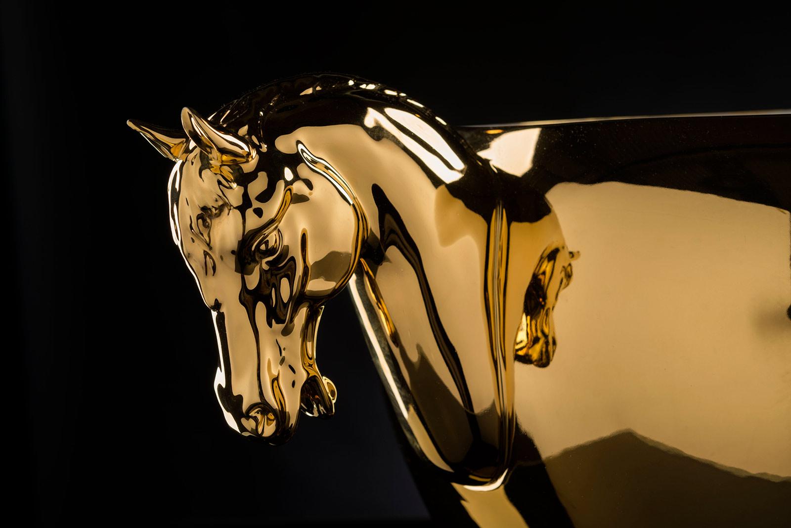 Kleine Vase Pferd, Gold 24 Karat, in Keramik, Italien (Moderne) im Angebot