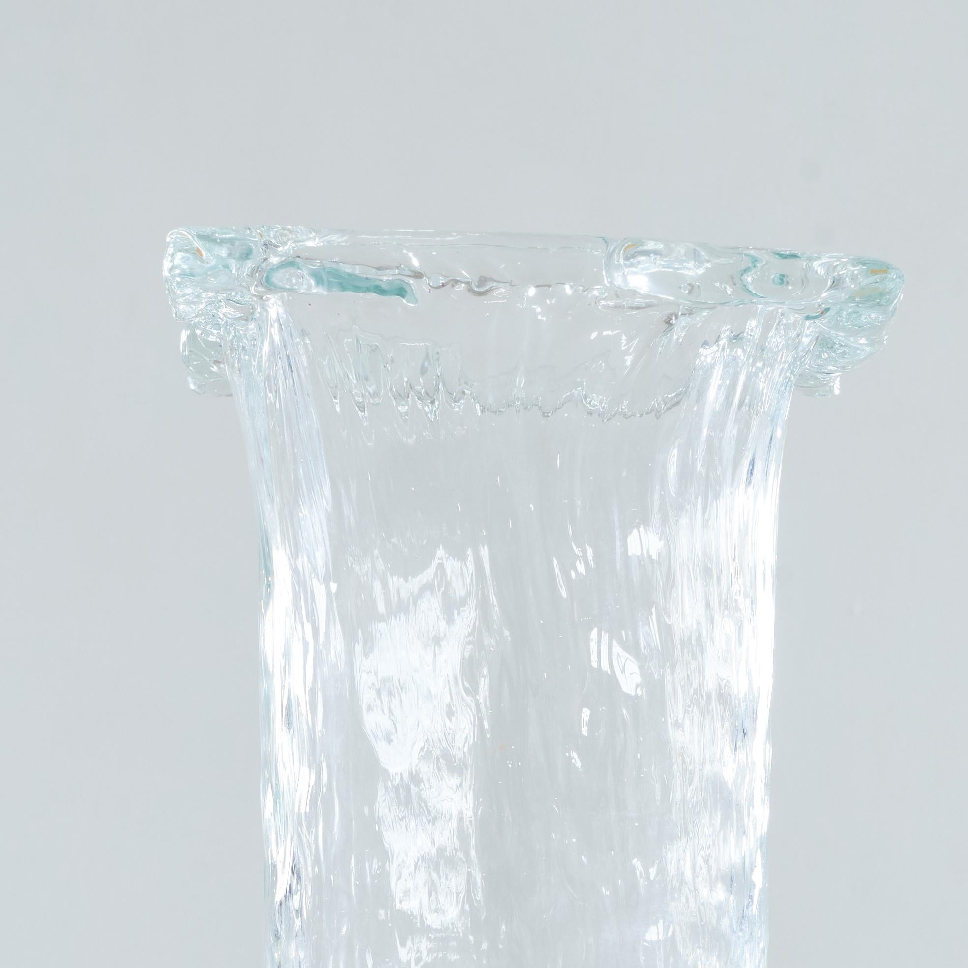 Vase in Carved Glass, 1970s In Good Condition For Sale In Tilburg, NL