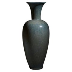 Die Vase aus Keramik von Gunnar Nylund