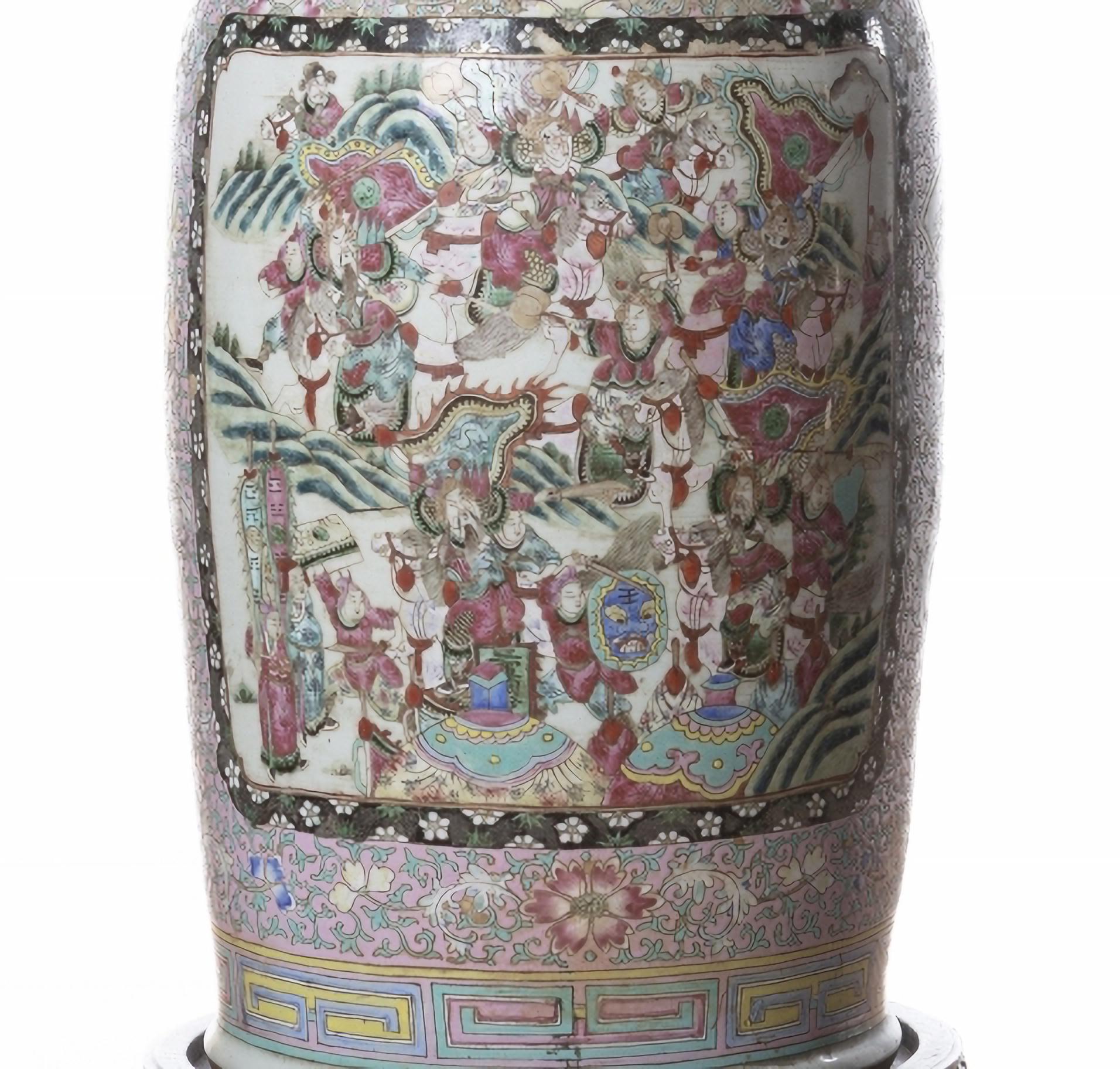 Hand-Crafted Vase in Chinese porcelain, Guangxu Reign