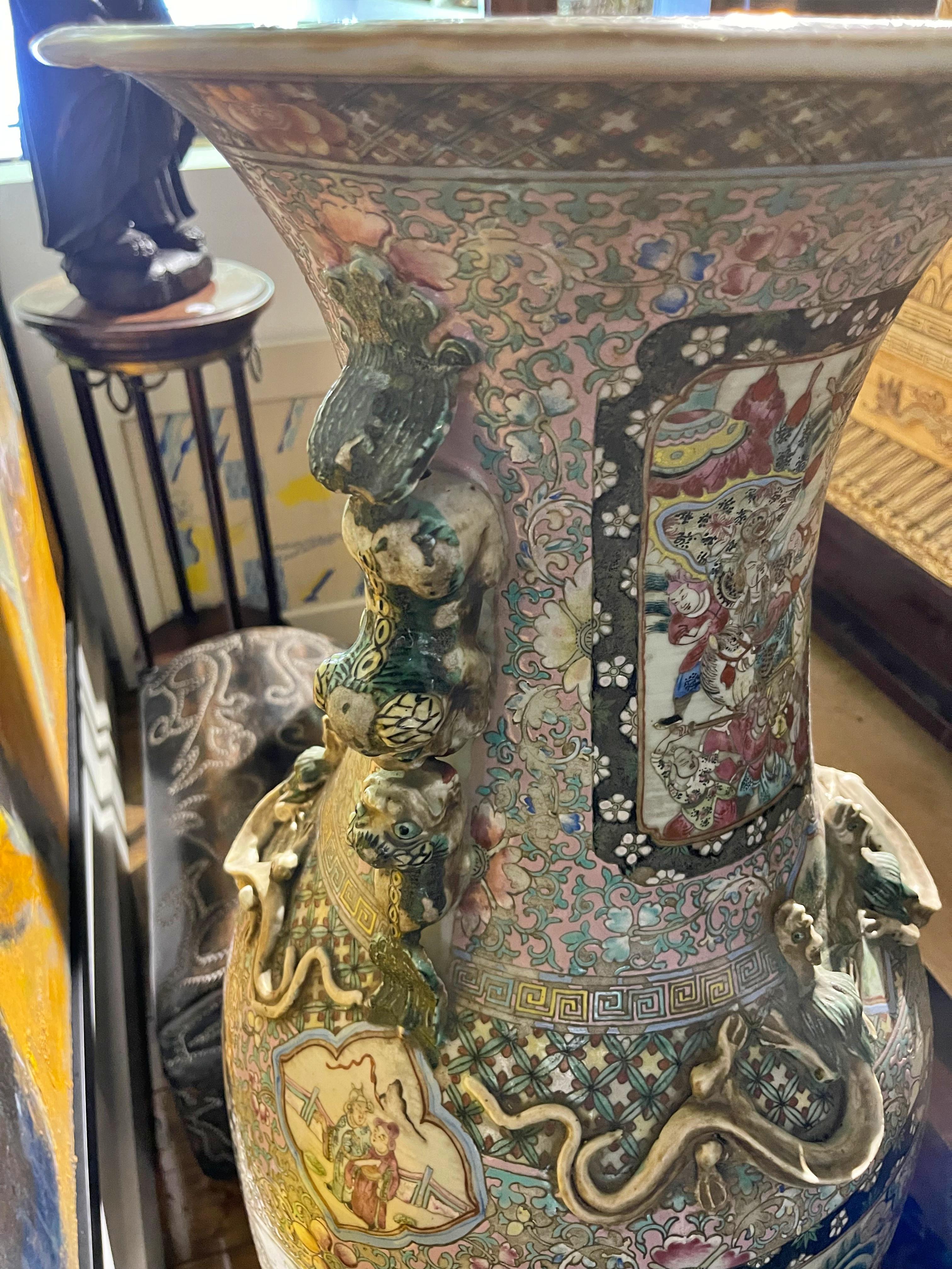 Vase in Chinese porcelain, Guangxu Reign 9